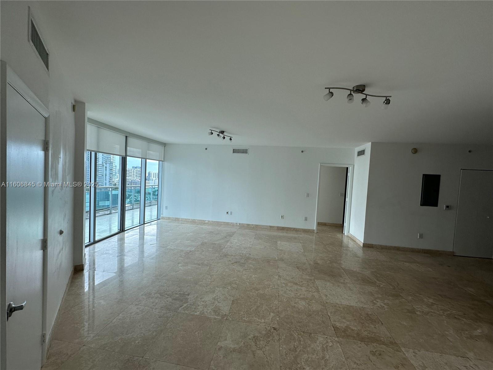 350 S Miami Ave #2302, Miami FL 33130