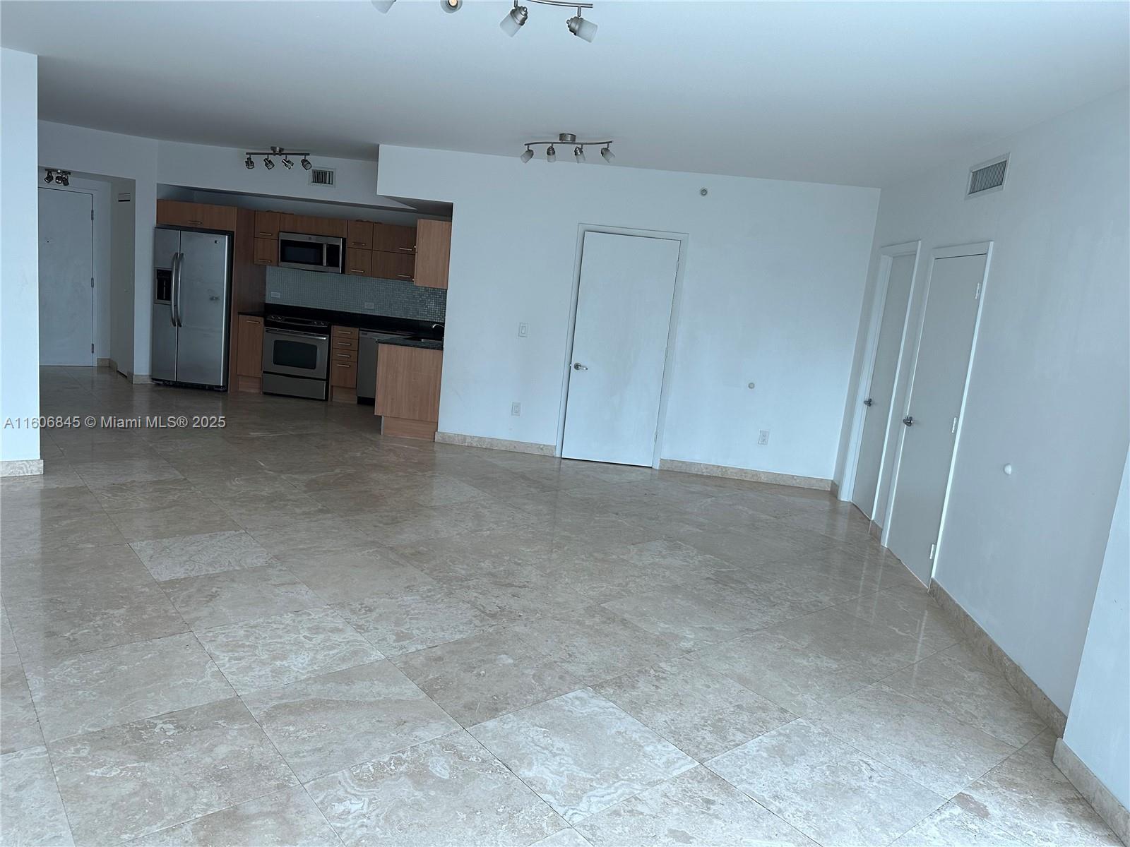 350 S Miami Ave #2302, Miami FL 33130