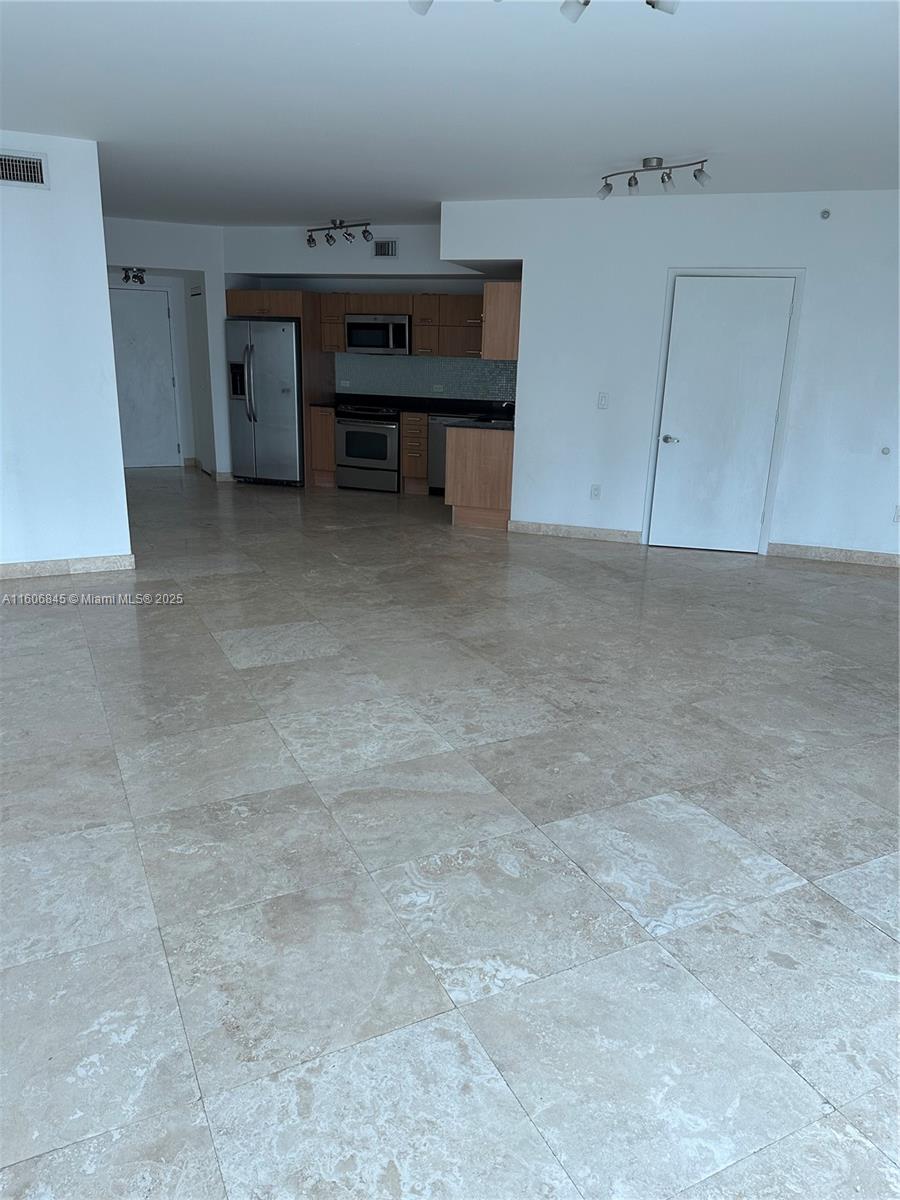 350 S Miami Ave #2302, Miami FL 33130