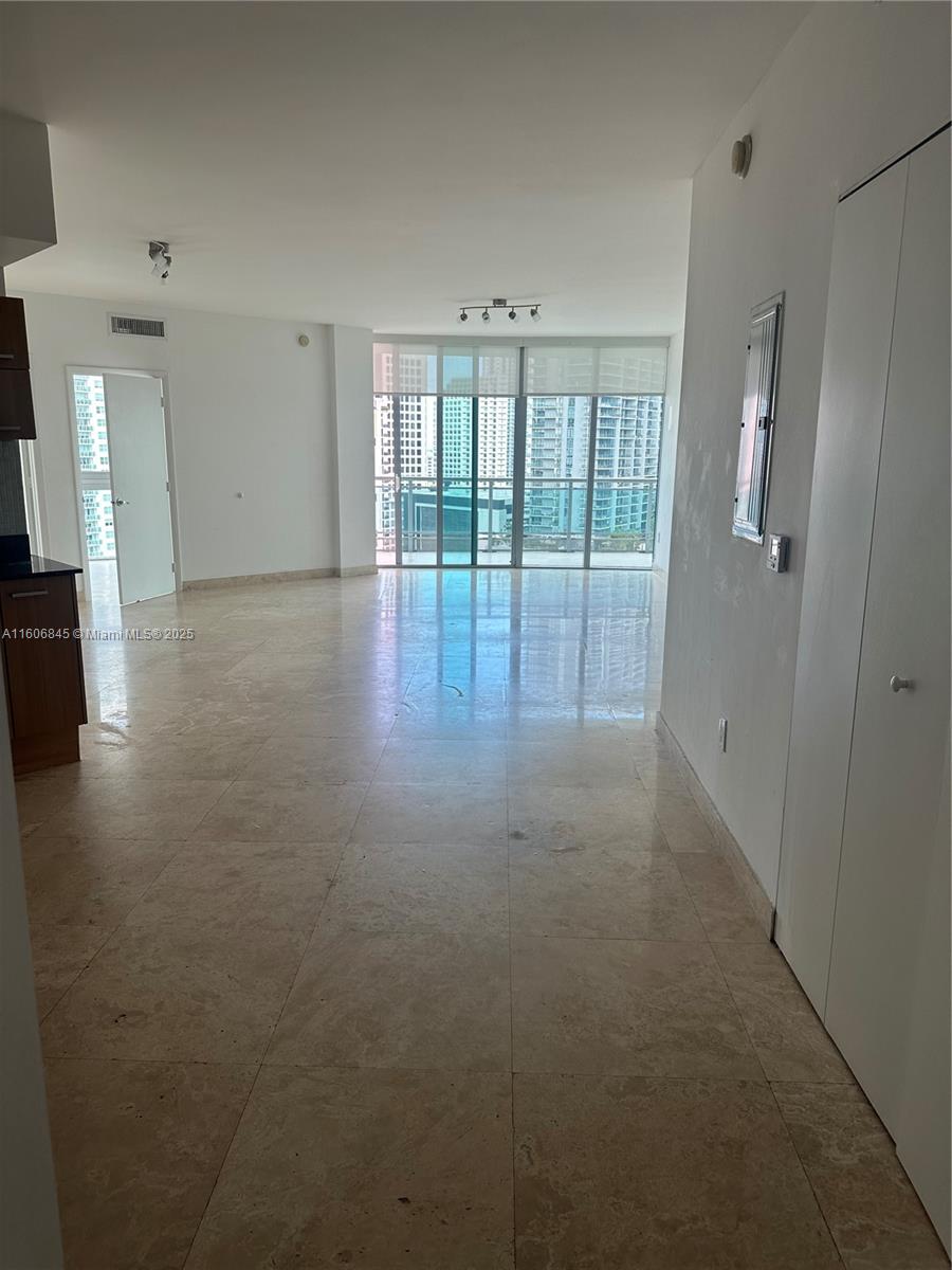 350 S Miami Ave #2302, Miami FL 33130
