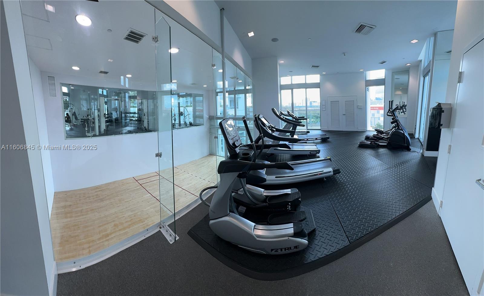 350 S Miami Ave #2302, Miami FL 33130