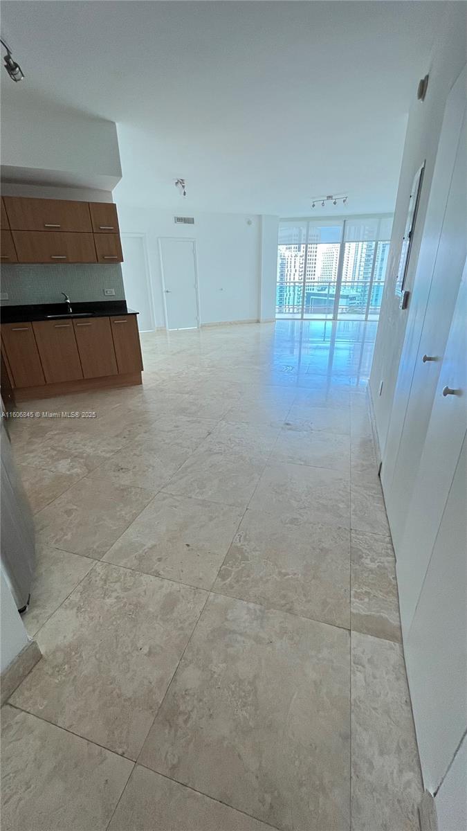 350 S Miami Ave #2302, Miami FL 33130