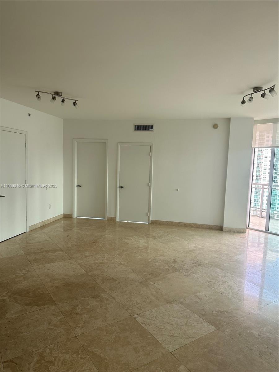 350 S Miami Ave #2302, Miami FL 33130