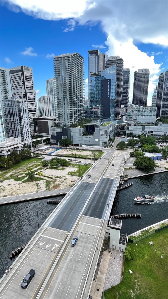 350 S Miami Ave #2302, Miami FL 33130