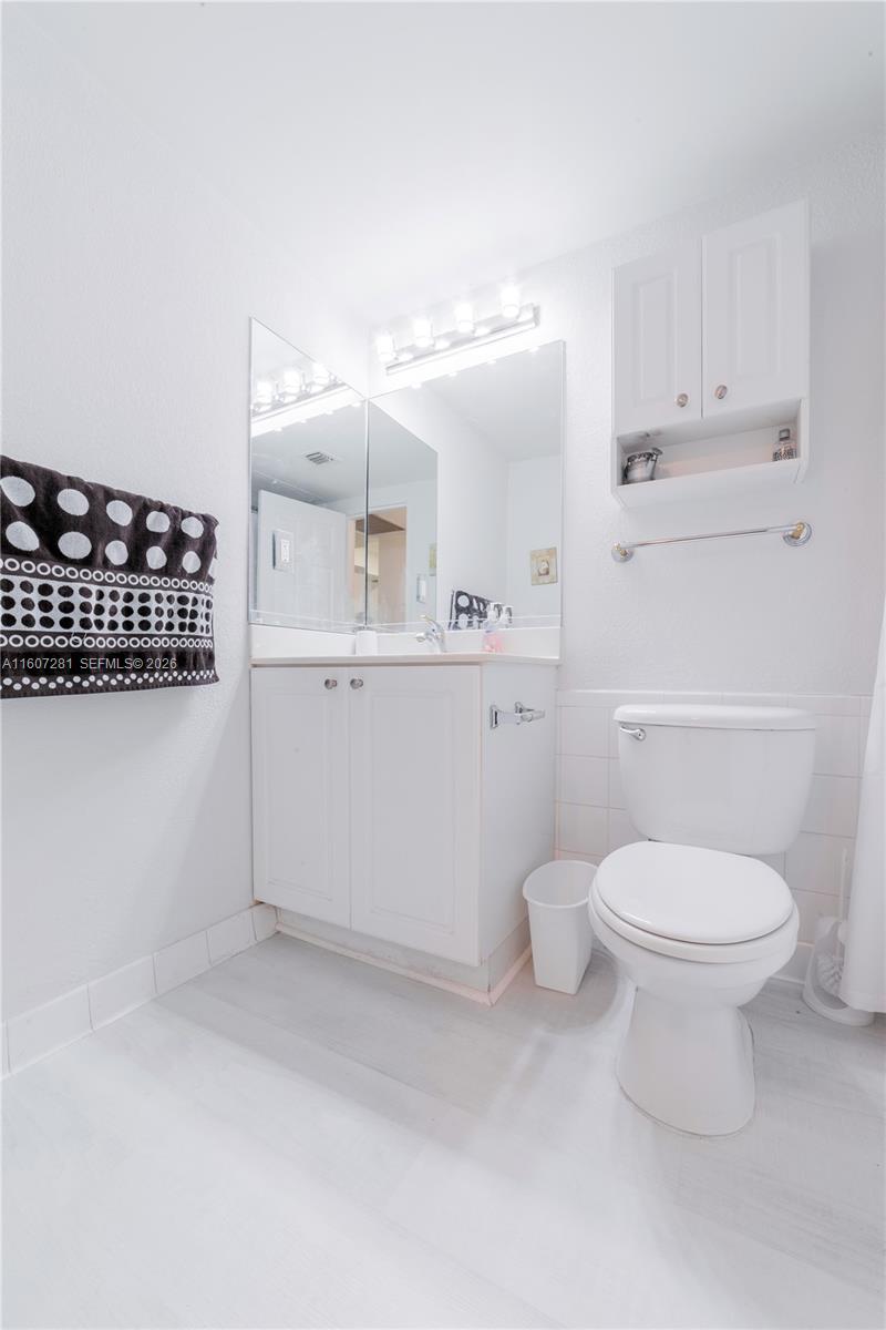 2501 S Ocean Dr #303, Hollywood FL 33019