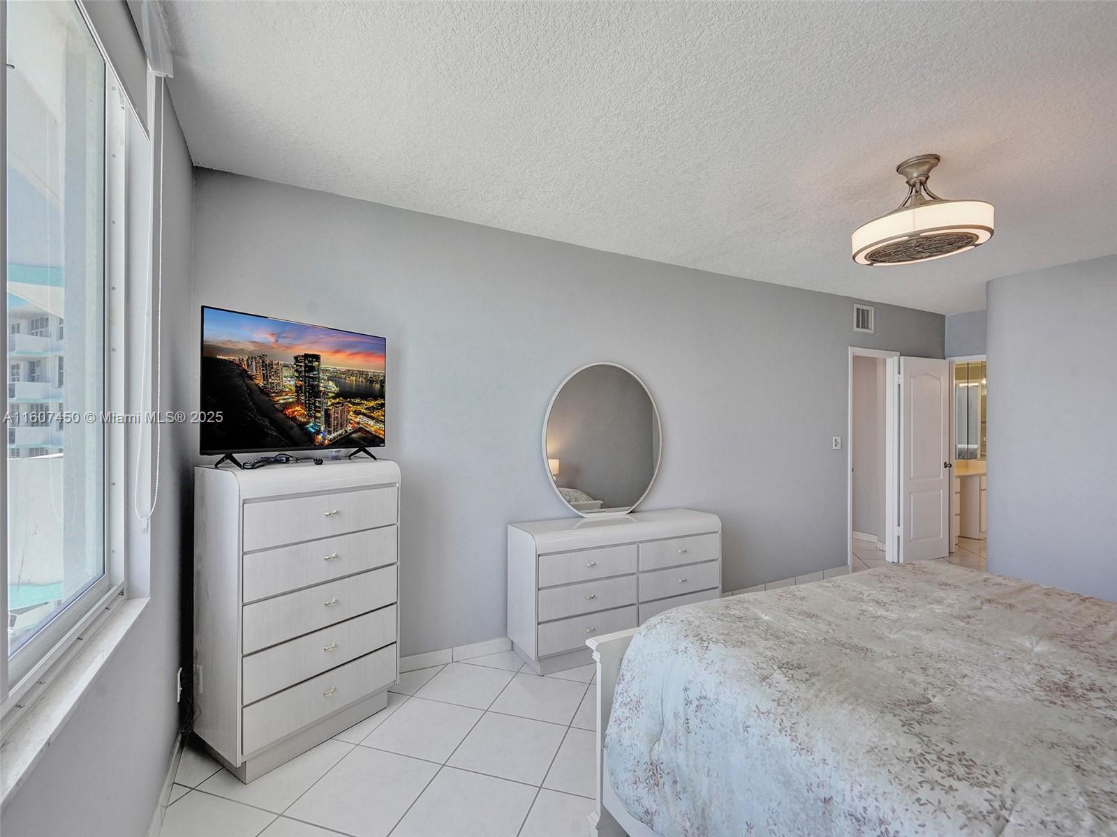 3725 S OCEAN DR #1506, Hollywood FL 33019