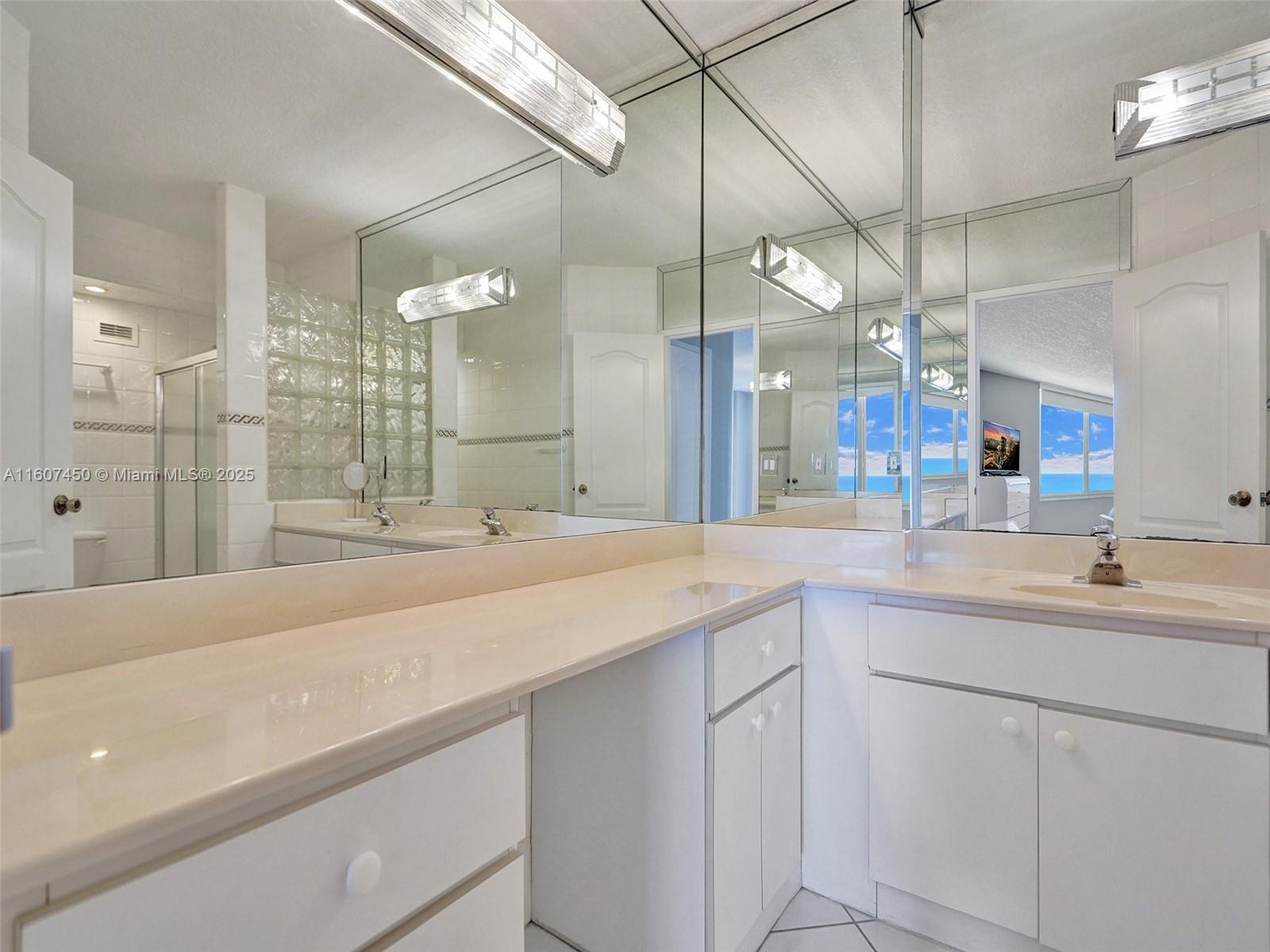 3725 S OCEAN DR #1506, Hollywood FL 33019