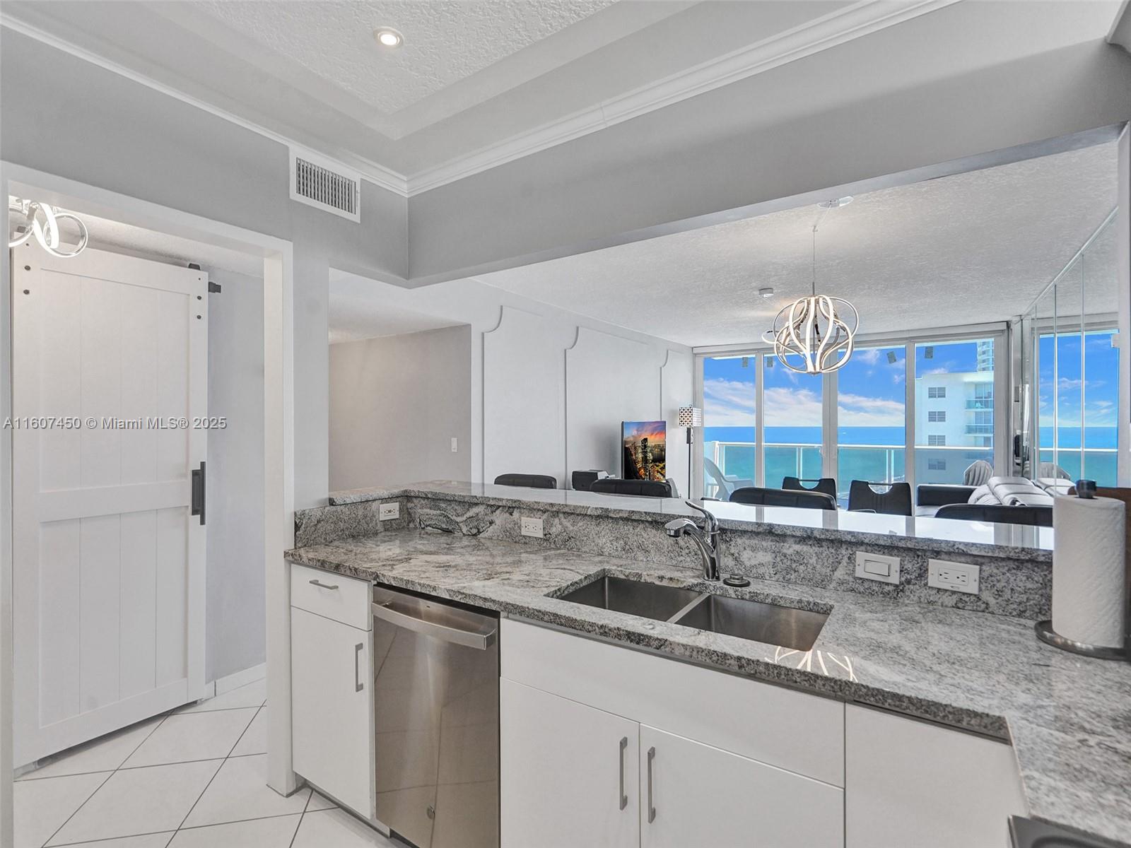 3725 S OCEAN DR #1506, Hollywood FL 33019