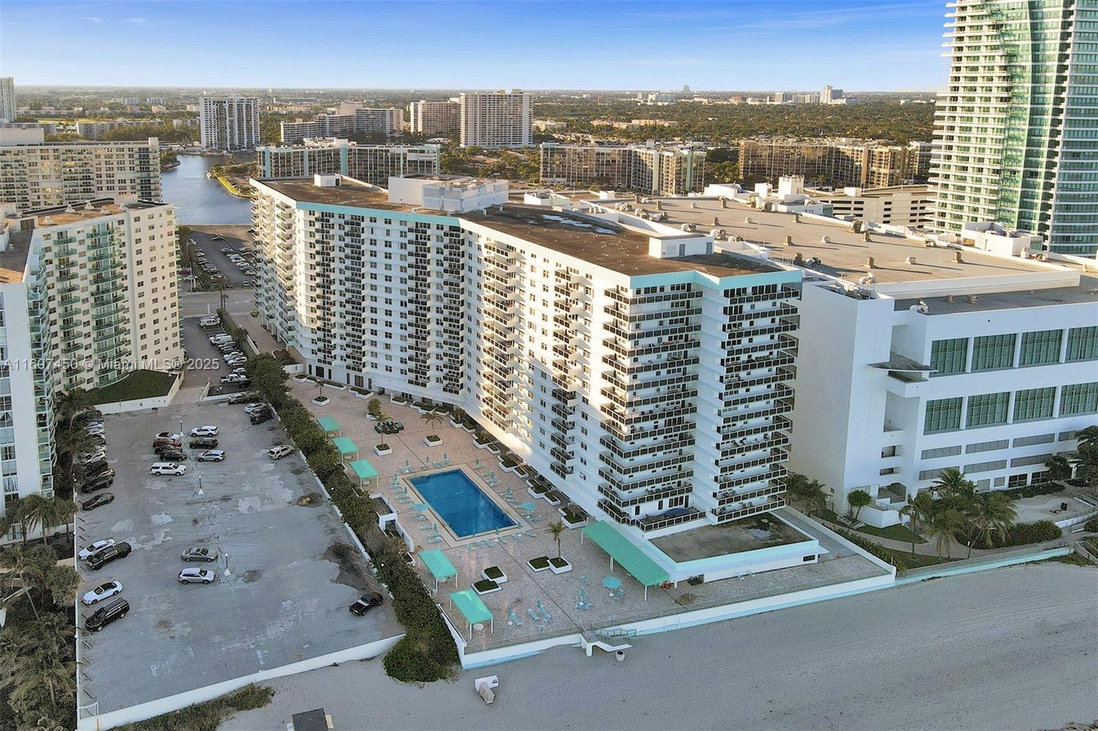 3725 S OCEAN DR #1506, Hollywood FL 33019