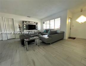 Hollywood FL 33021 - A11608491