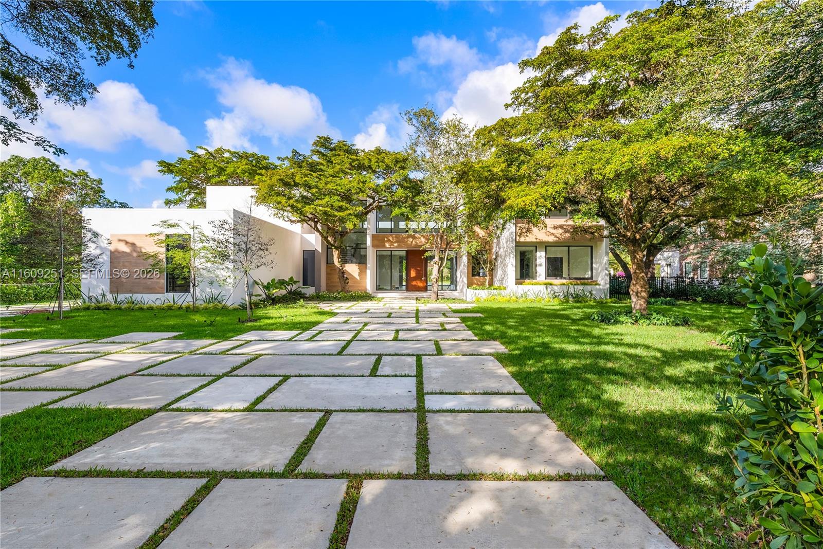 6675 SW 96th St, Pinecrest FL 33156