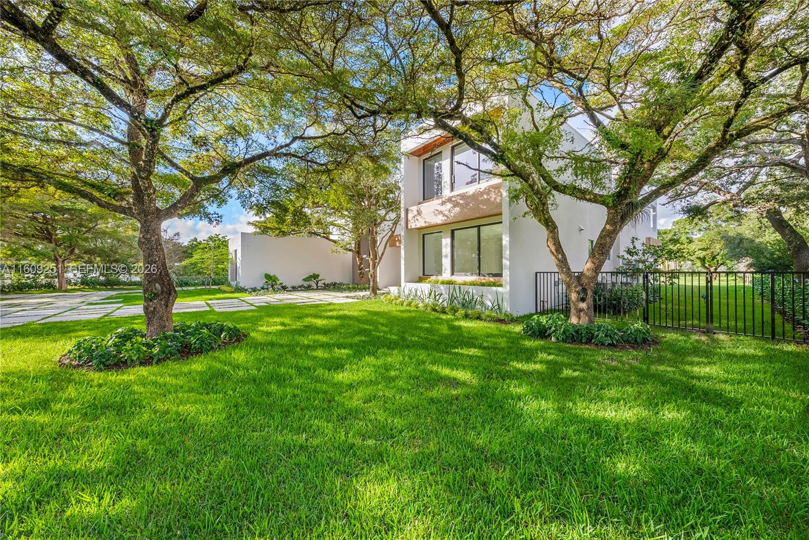 6675 SW 96th St, Pinecrest FL 33156