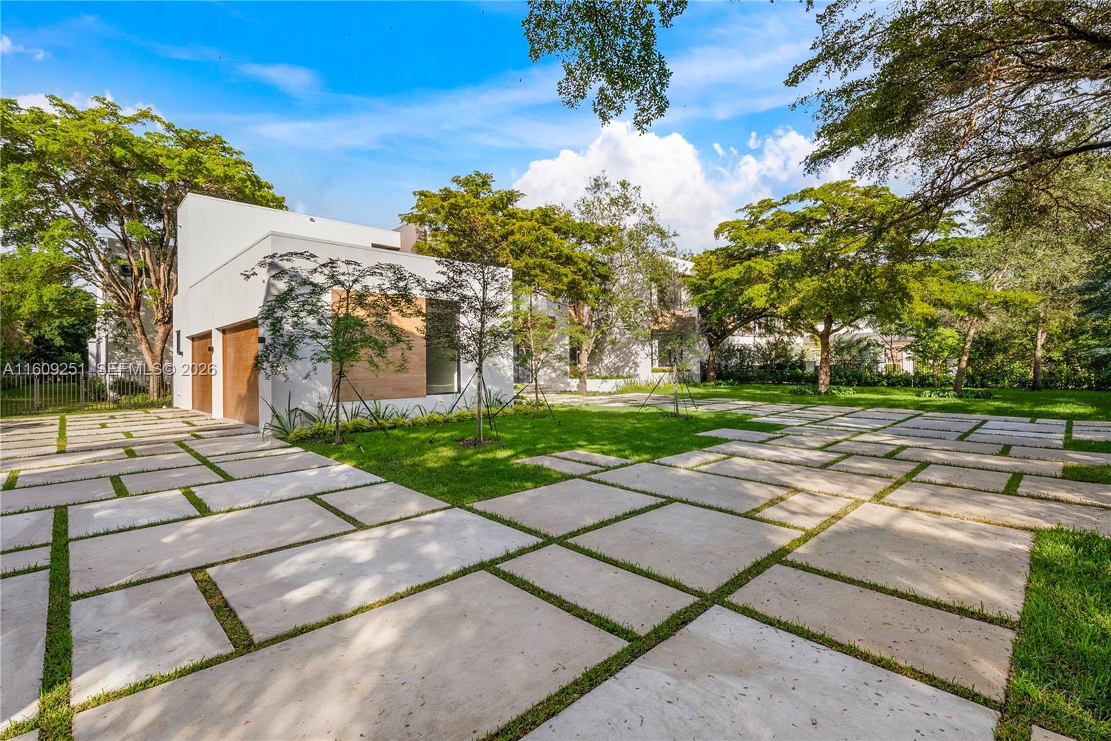 6675 SW 96th St, Pinecrest FL 33156