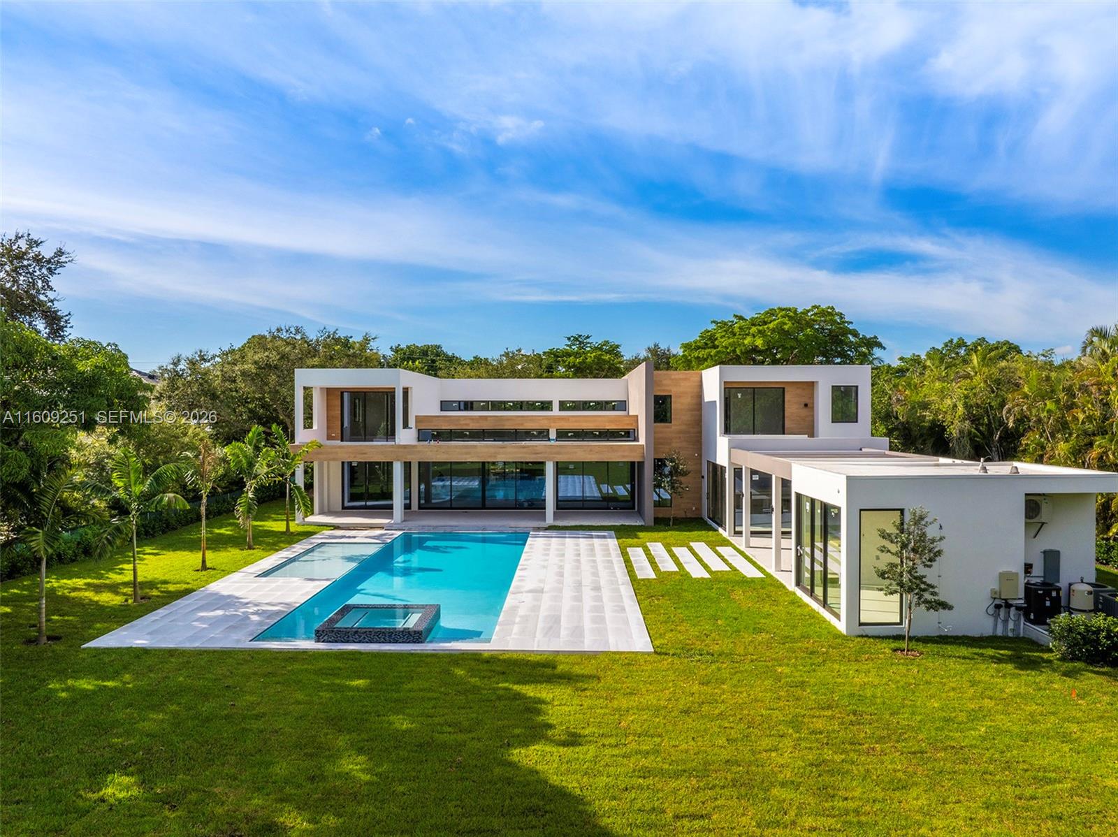 6675 SW 96th St, Pinecrest FL 33156