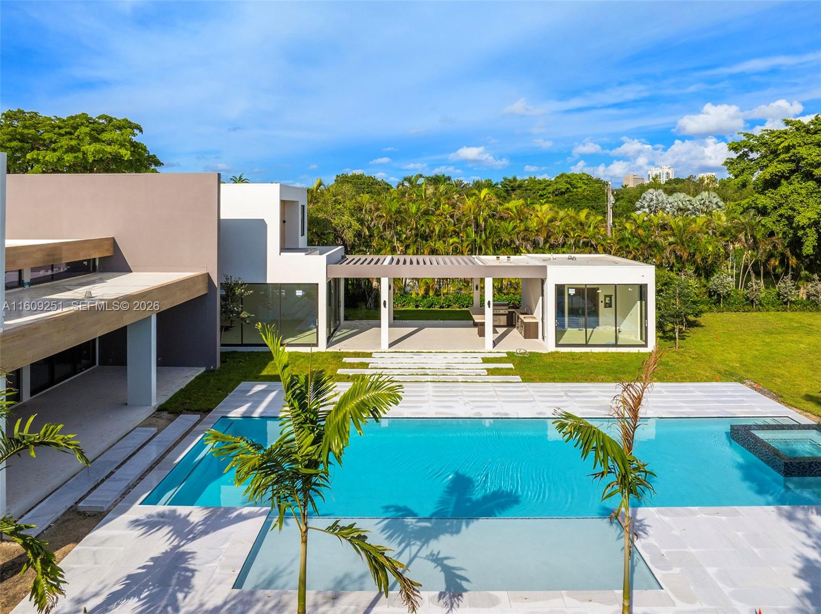 6675 SW 96th St, Pinecrest FL 33156