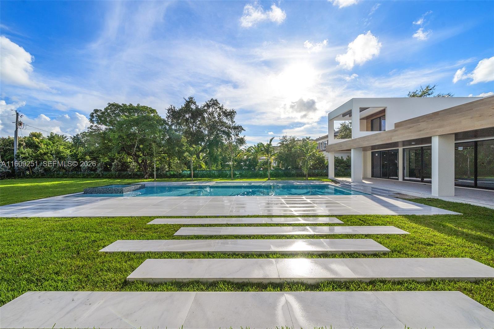 6675 SW 96th St, Pinecrest FL 33156