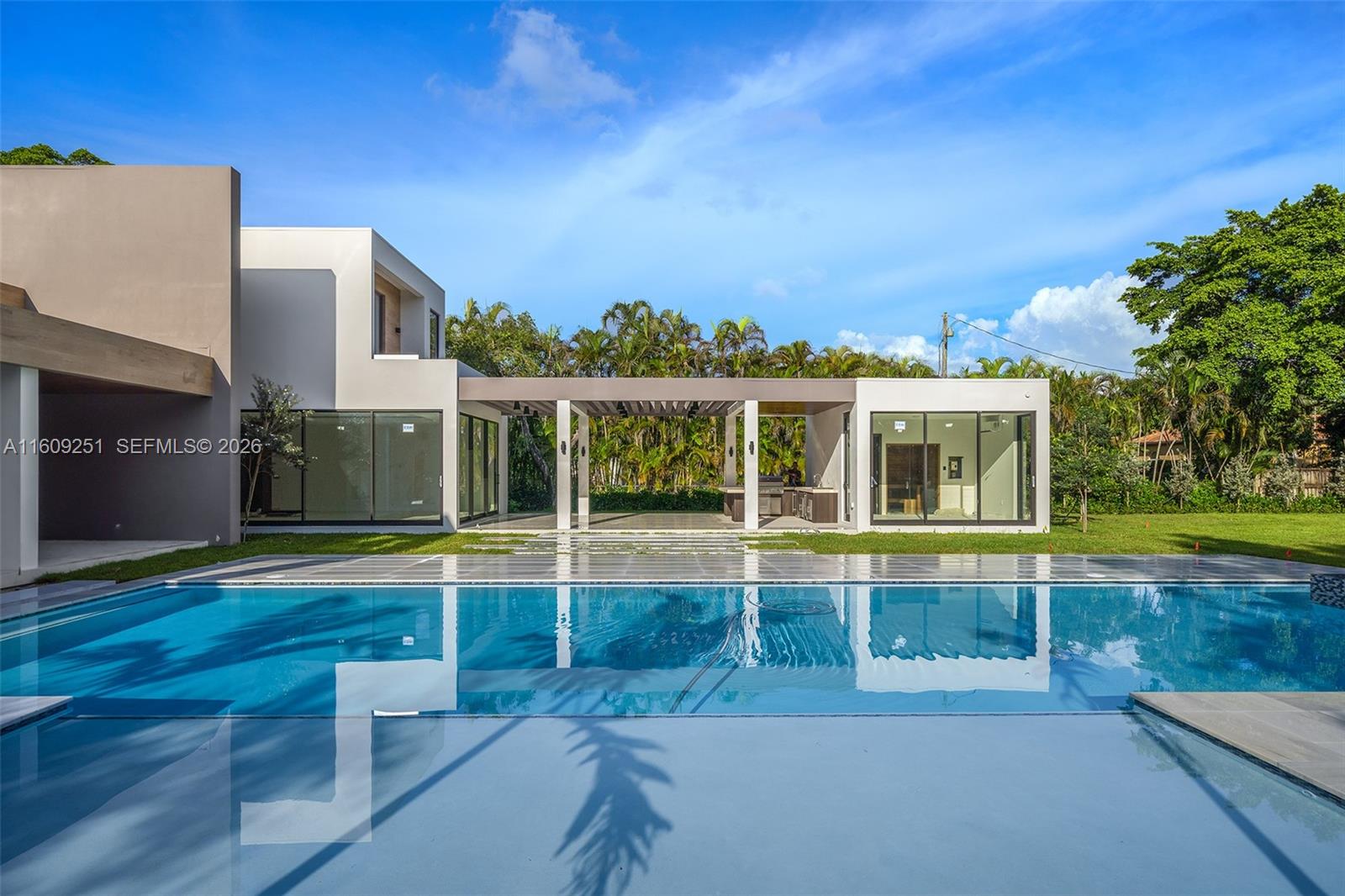 6675 SW 96th St, Pinecrest FL 33156
