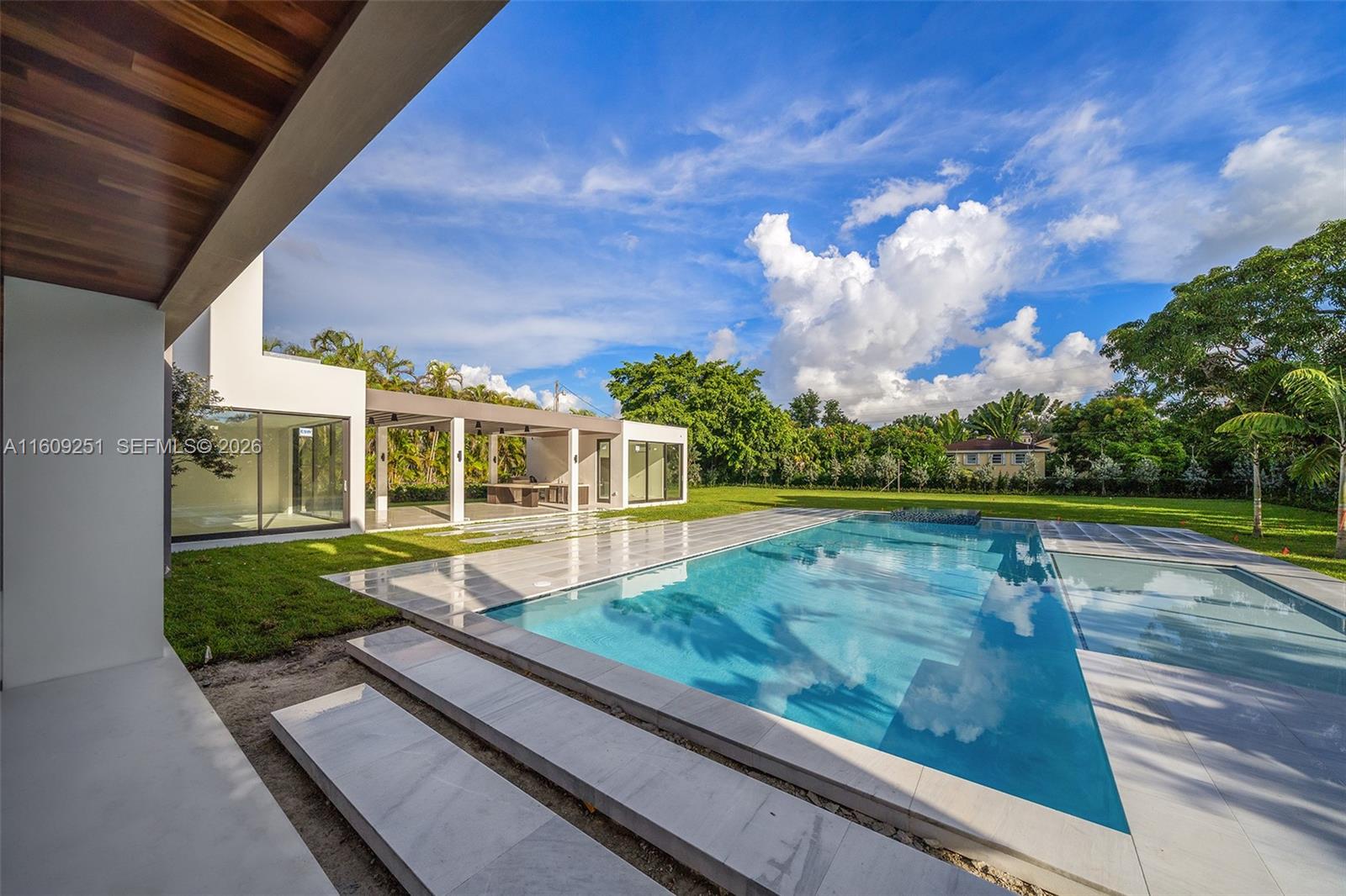 6675 SW 96th St, Pinecrest FL 33156