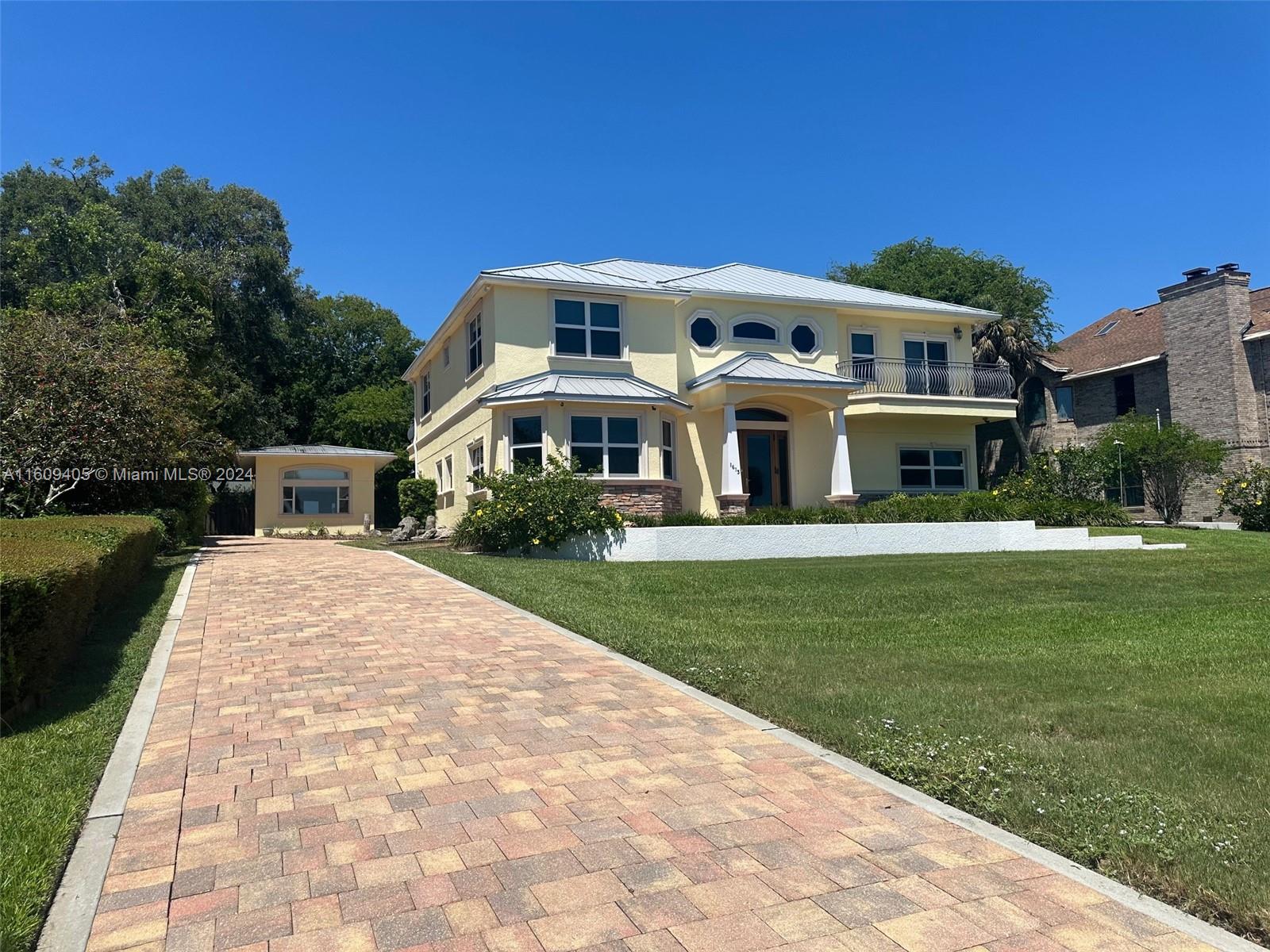 1613 N Indian River Drive, Cocoa FL 32922