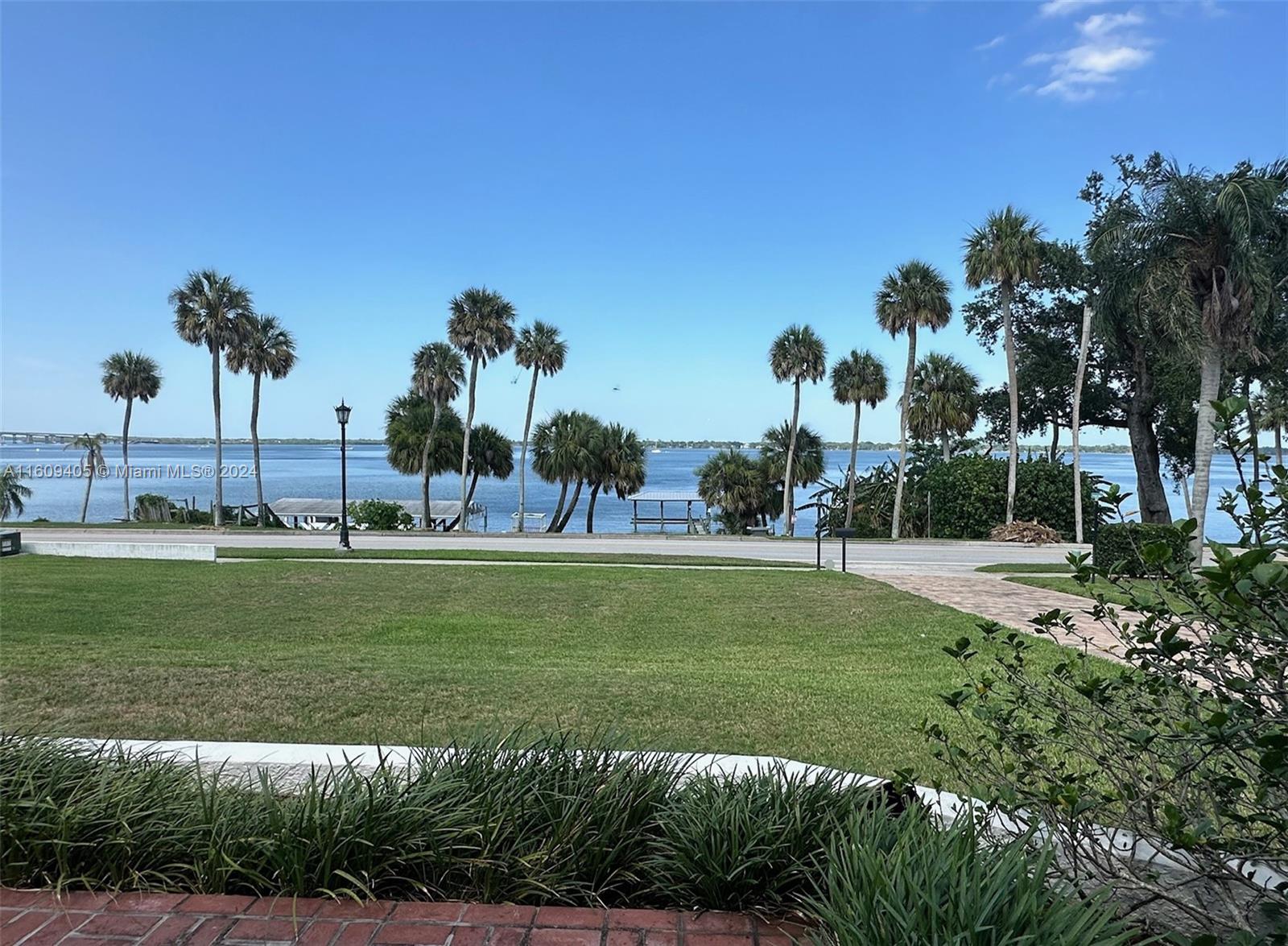 1613 N Indian River Drive, Cocoa FL 32922
