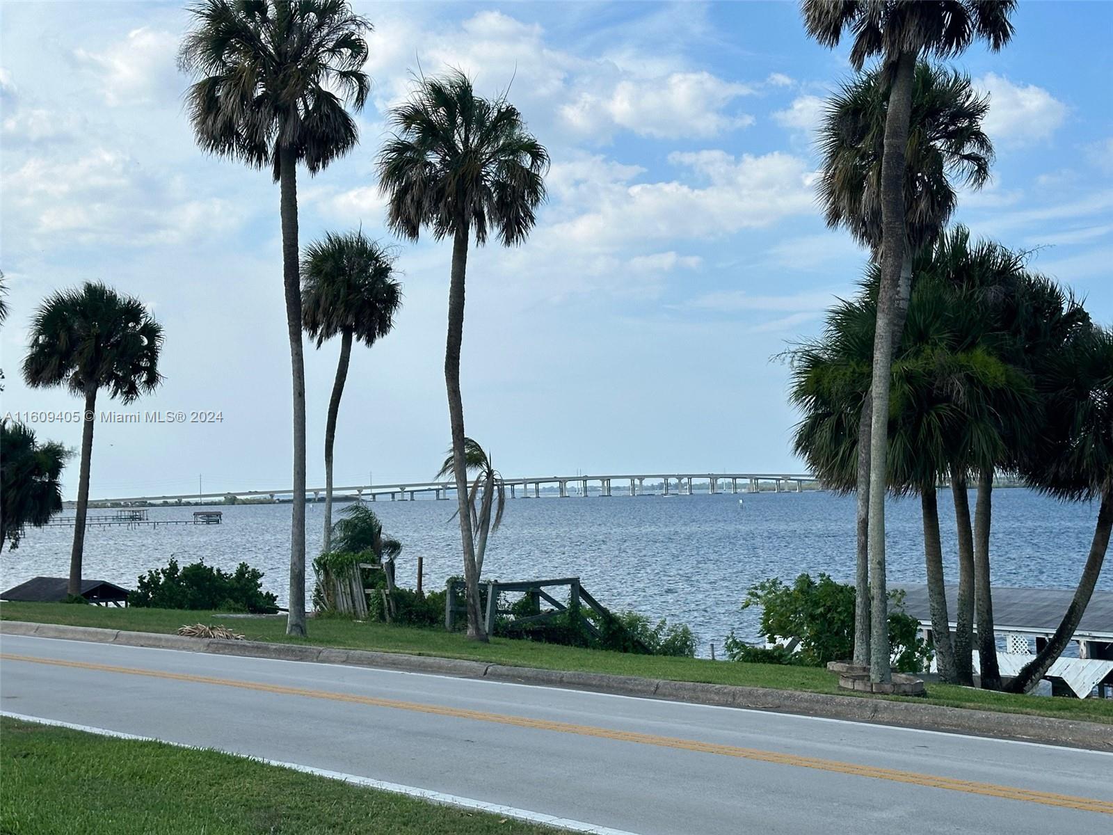 1613 N Indian River Drive, Cocoa FL 32922
