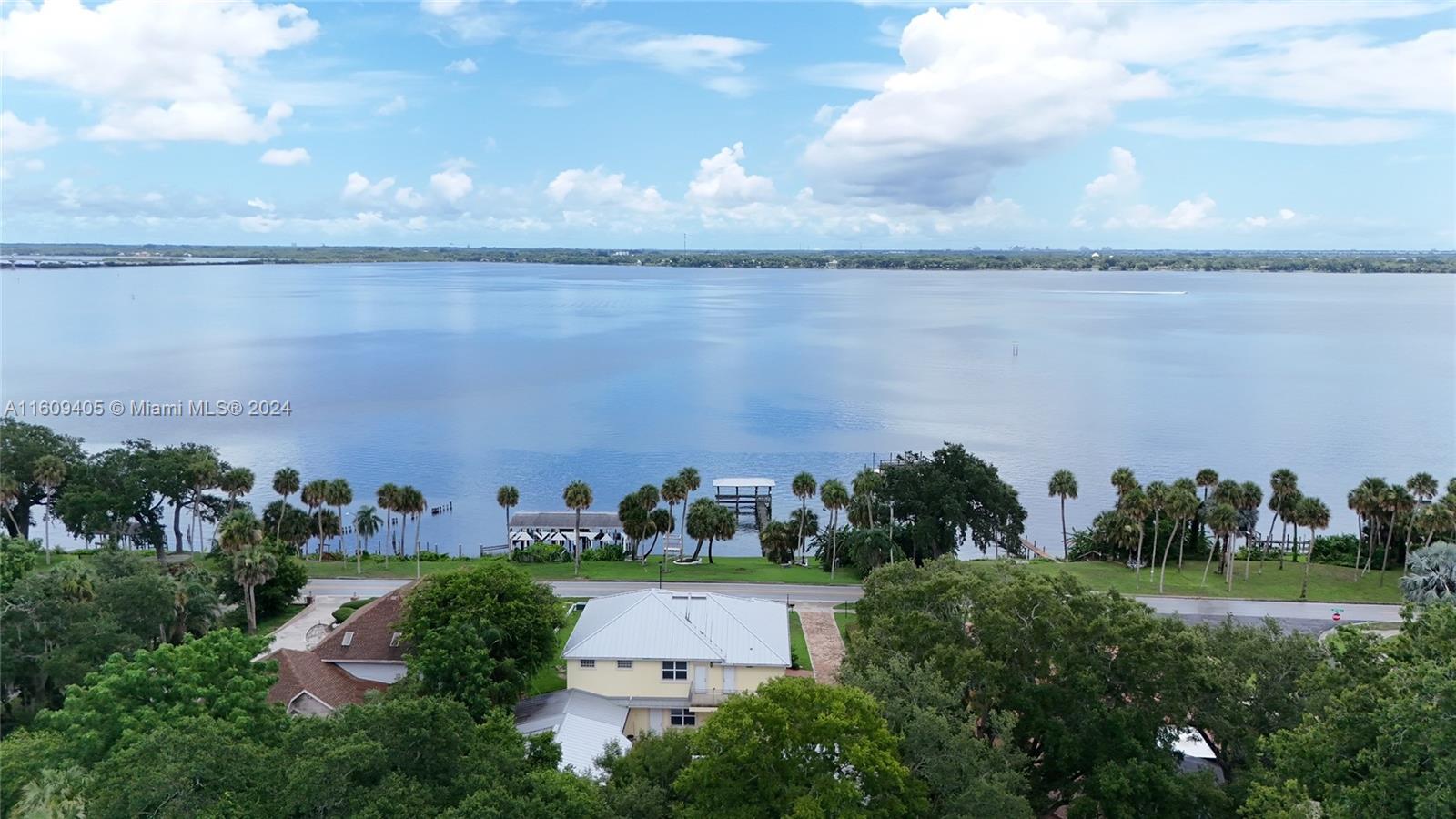 1613 N Indian River Drive, Cocoa FL 32922