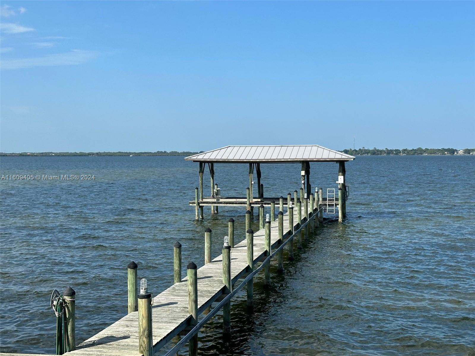 1613 N Indian River Drive, Cocoa FL 32922
