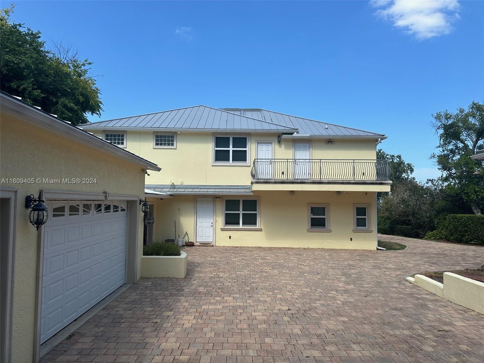 1613 N Indian River Drive, Cocoa FL 32922