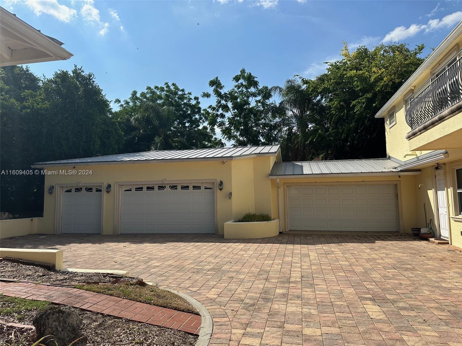 1613 N Indian River Drive, Cocoa FL 32922