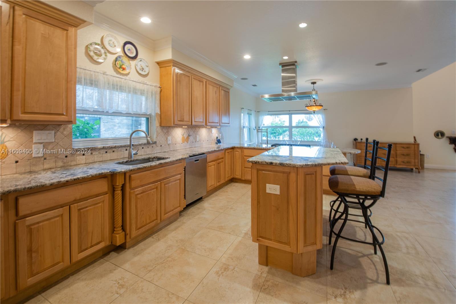 1613 N Indian River Drive, Cocoa FL 32922