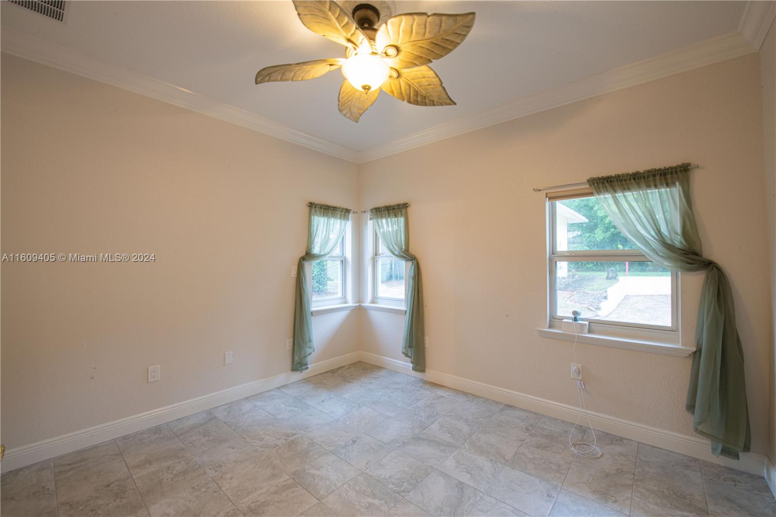 1613 N Indian River Drive, Cocoa FL 32922