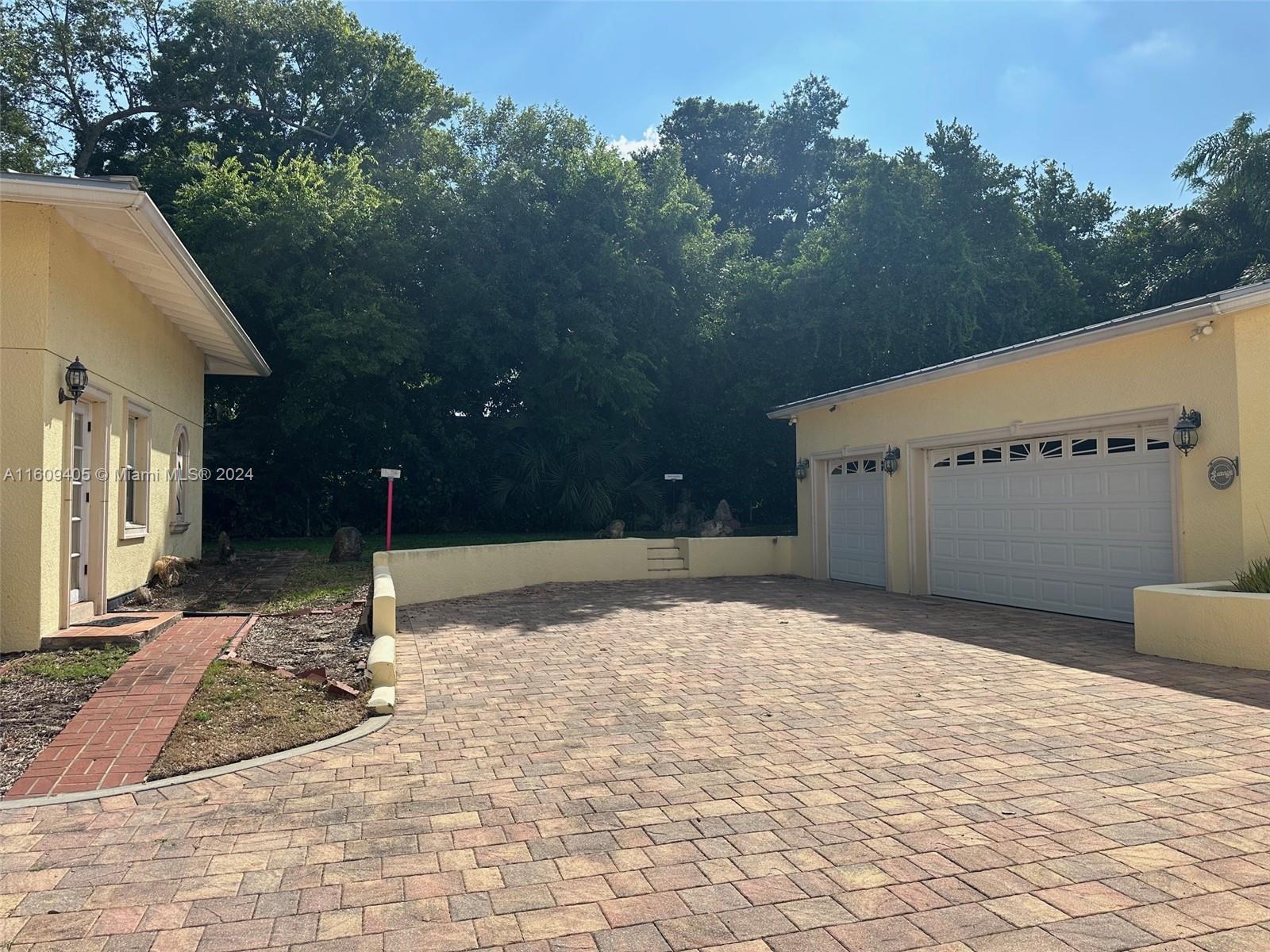 1613 N Indian River Drive, Cocoa FL 32922