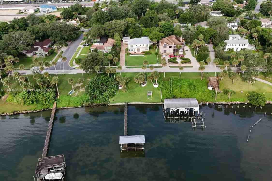 1613 N Indian River Drive, Cocoa FL 32922