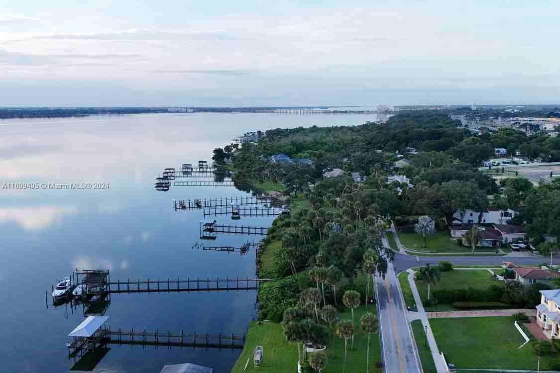 1613 N Indian River Drive, Cocoa FL 32922