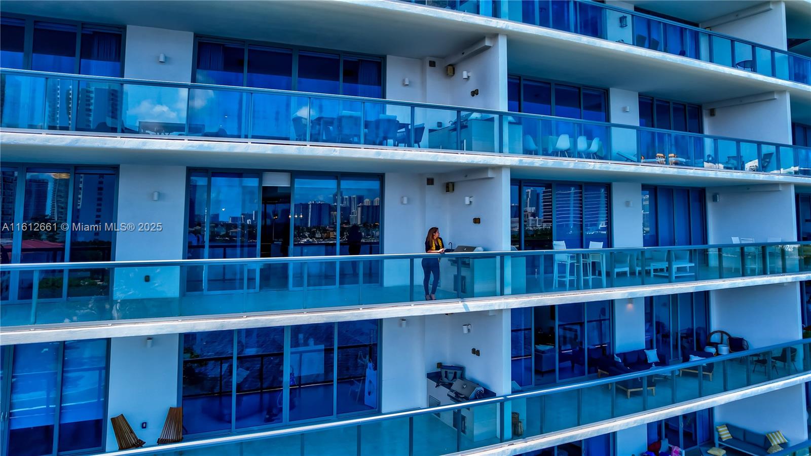 3300 NE 188 St. #611, Aventura FL 33180