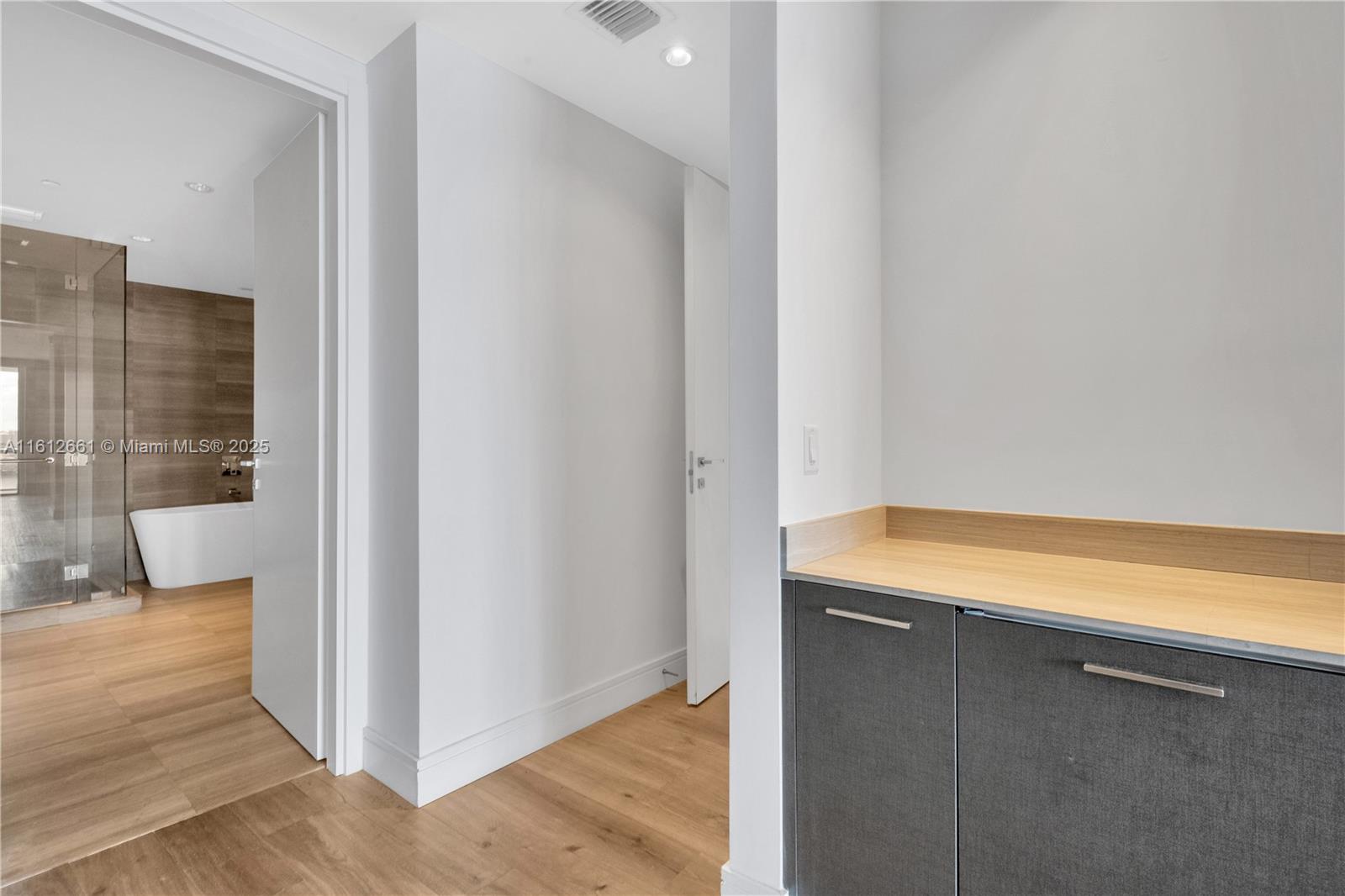 3300 NE 188 St. #611, Aventura FL 33180