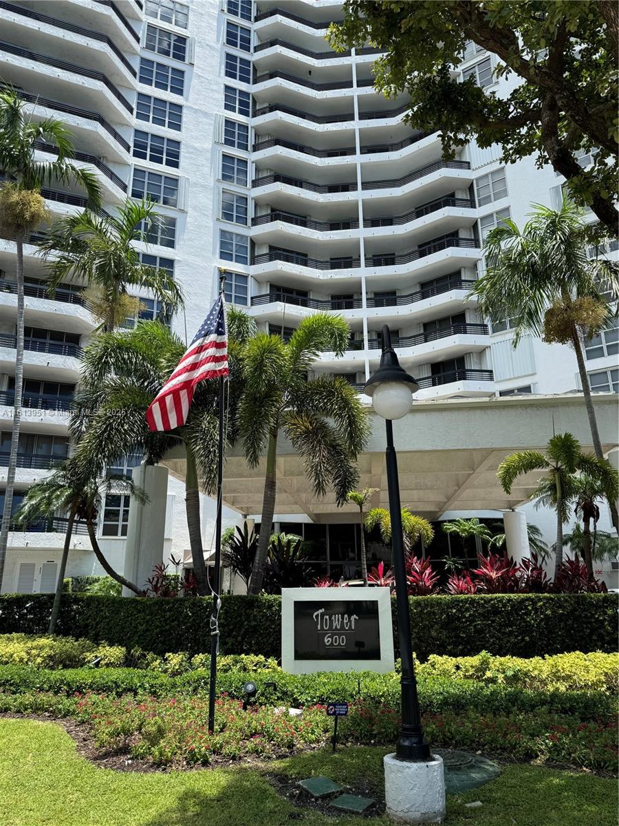 3400 NE 192nd St #PH10, Aventura FL 33180