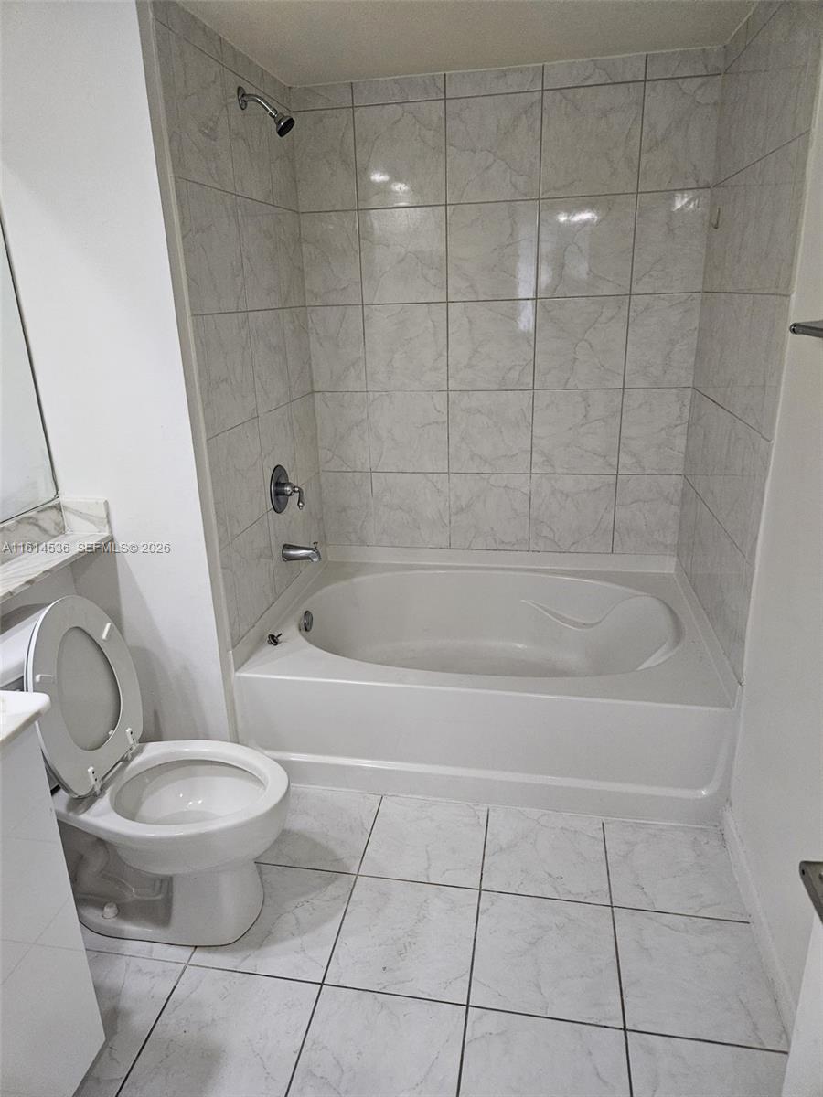 2775 NE NE 187th ST #323, Aventura FL 33180