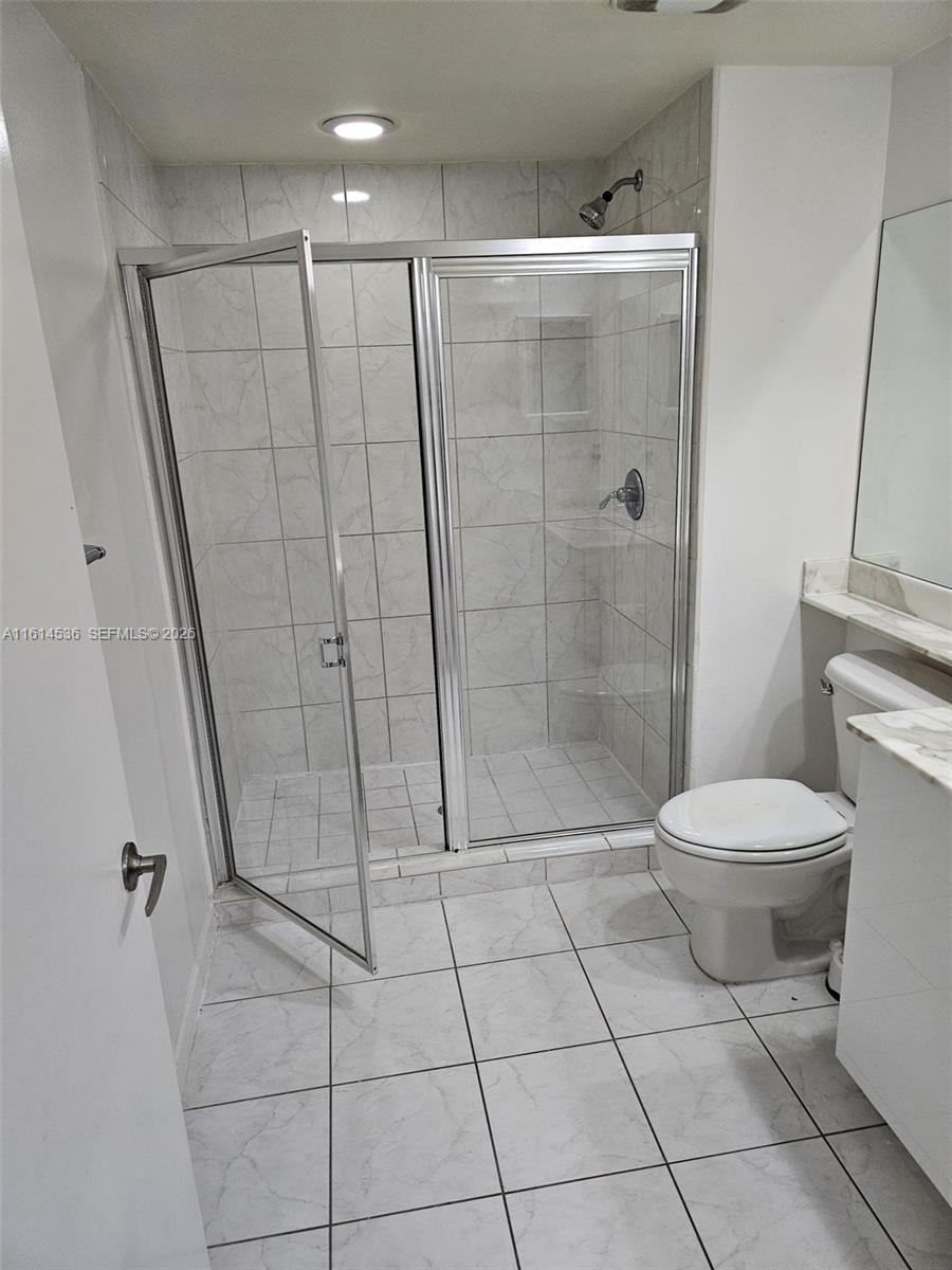 2775 NE NE 187th ST #323, Aventura FL 33180
