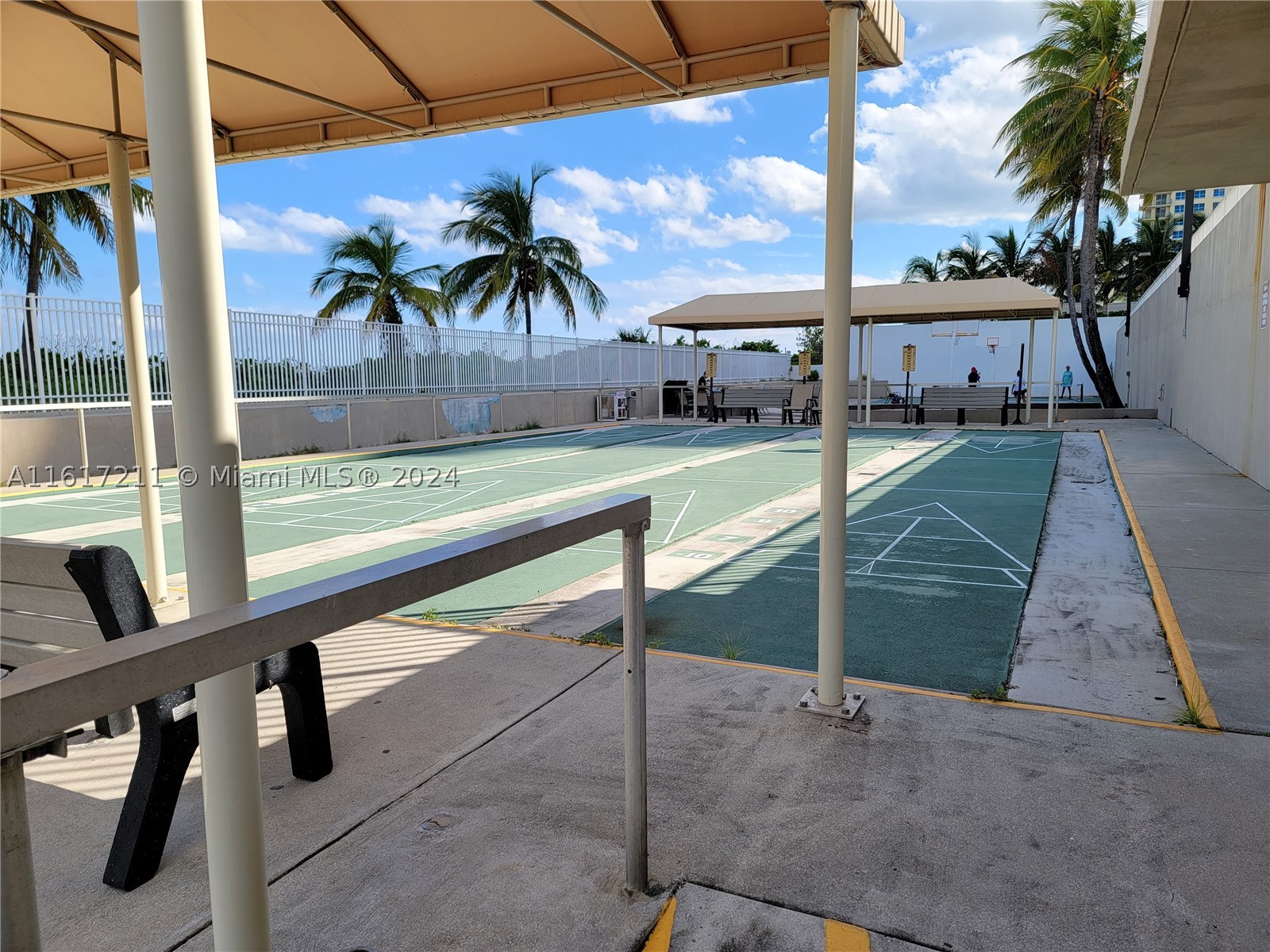 1980 S Ocean Dr #2C, Hallandale Beach FL 33009