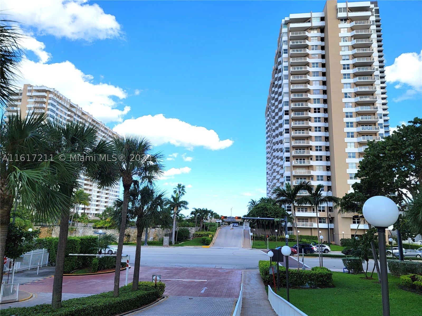 1980 S Ocean Dr #2C, Hallandale Beach FL 33009