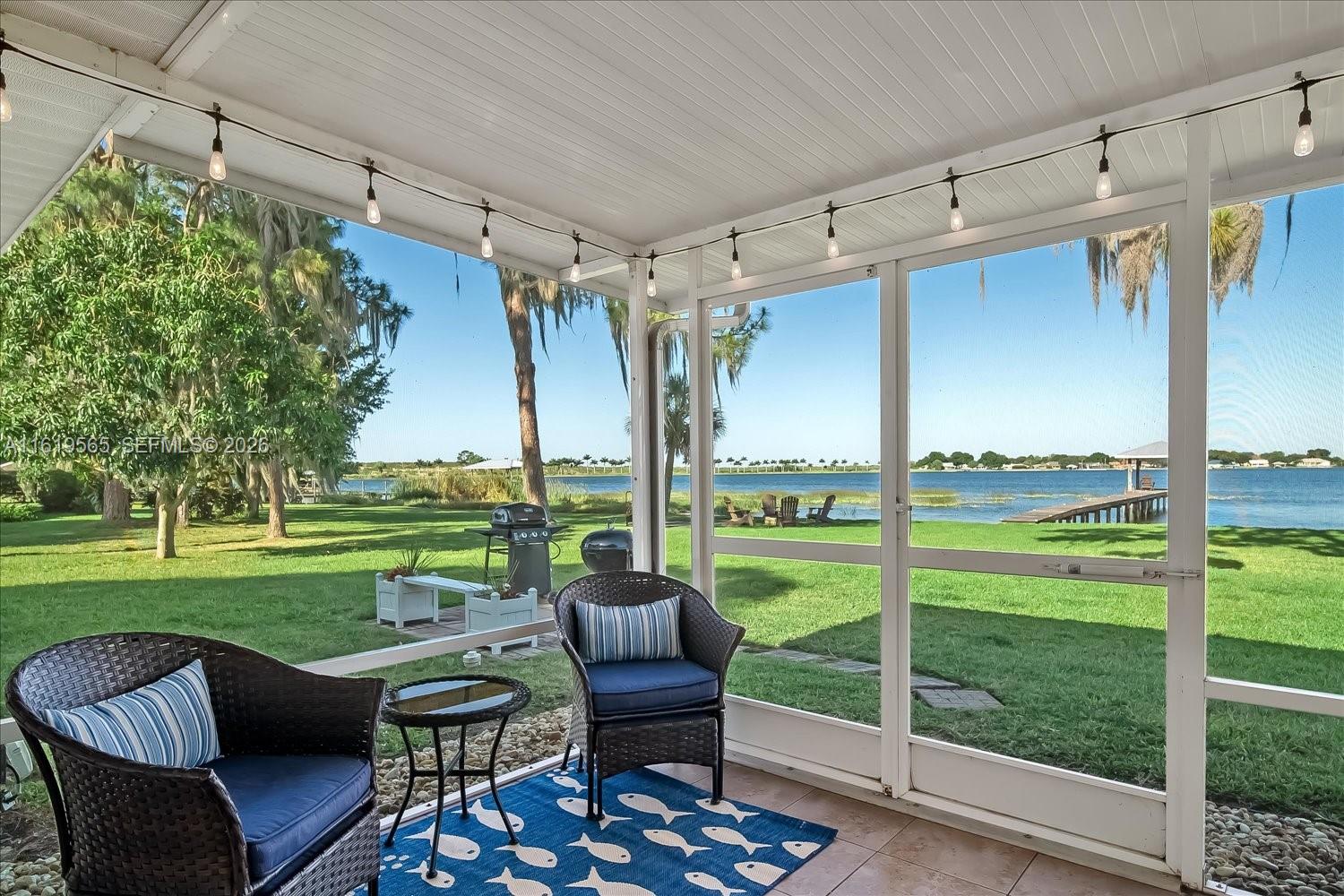 924 Lake Dr E, Lake Placid FL 33852