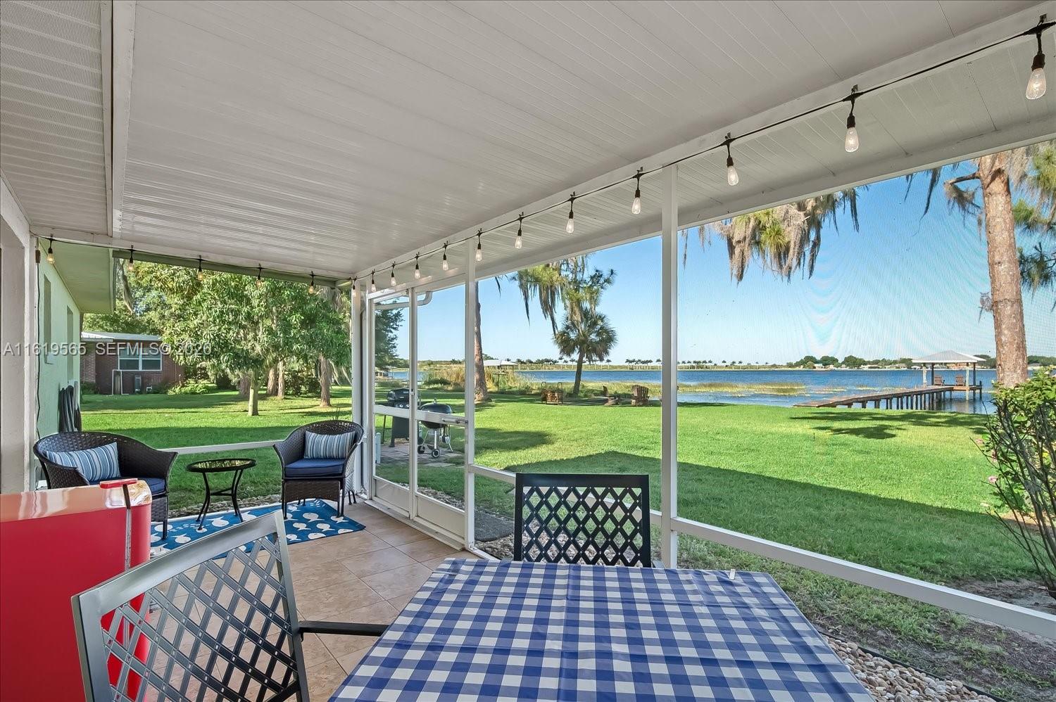 924 Lake Dr E, Lake Placid FL 33852