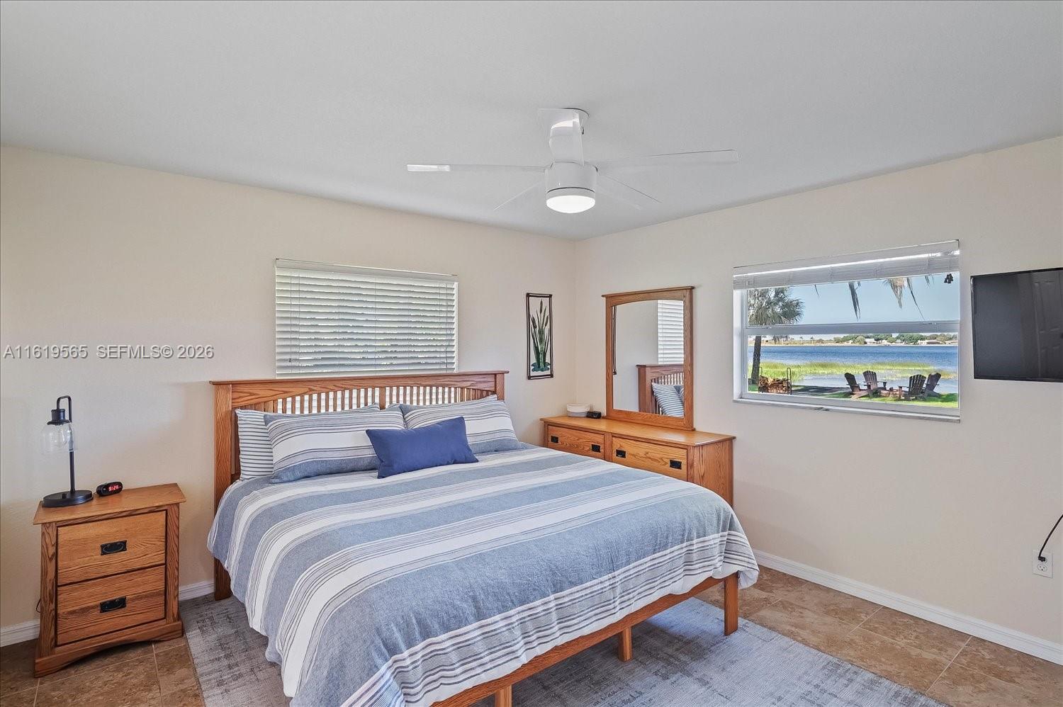 924 Lake Dr E, Lake Placid FL 33852