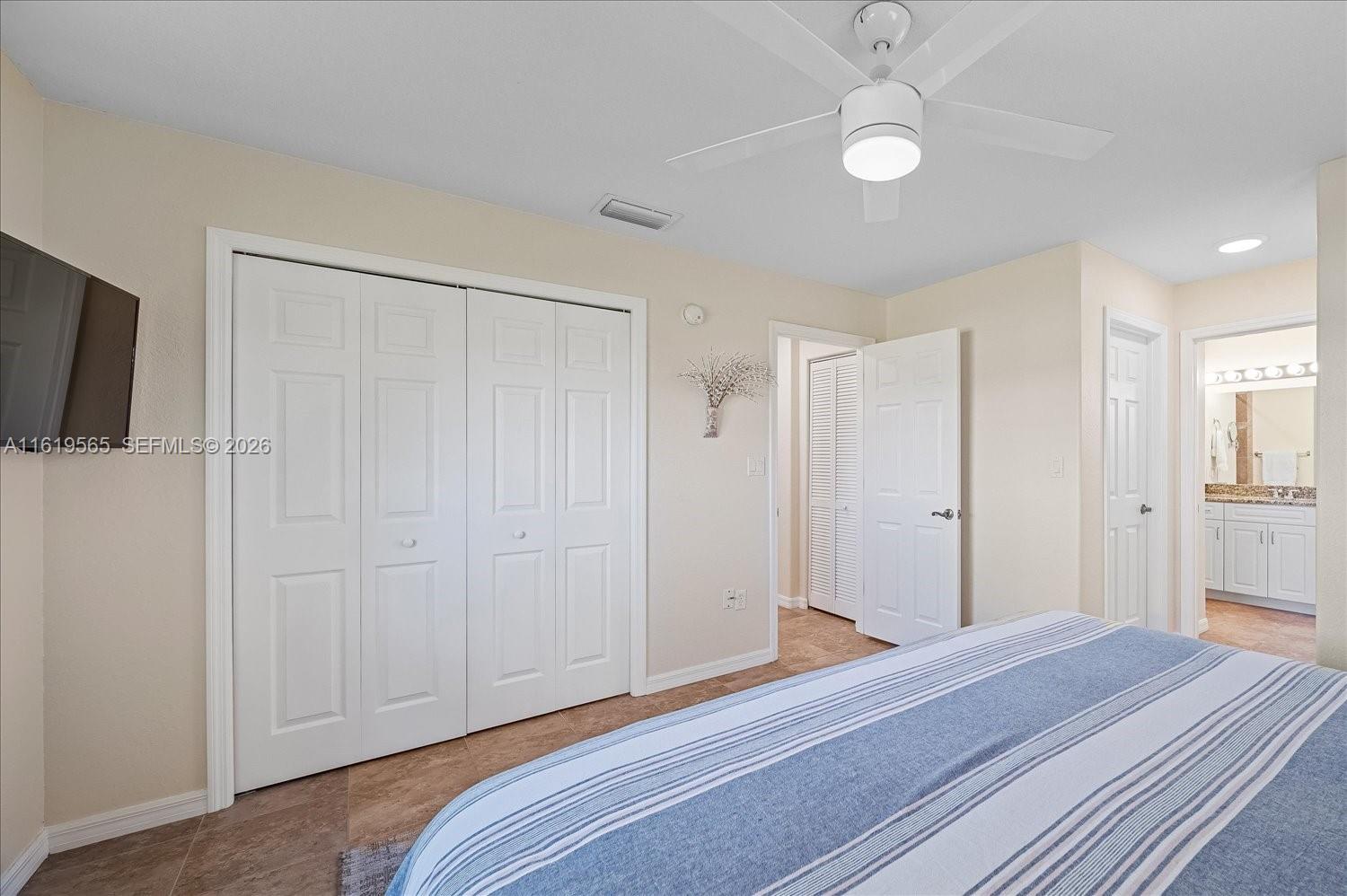 924 Lake Dr E, Lake Placid FL 33852