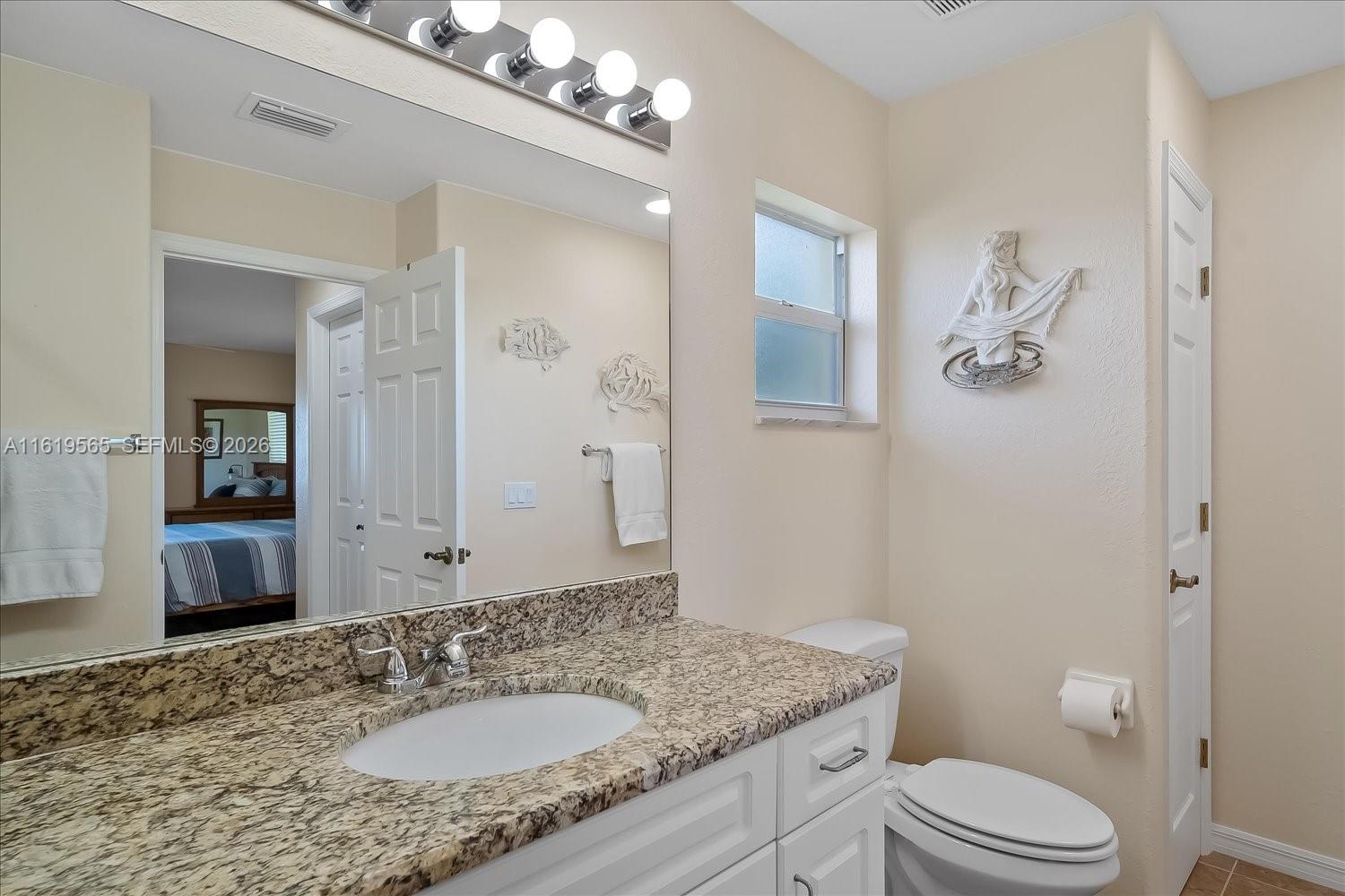 924 Lake Dr E, Lake Placid FL 33852