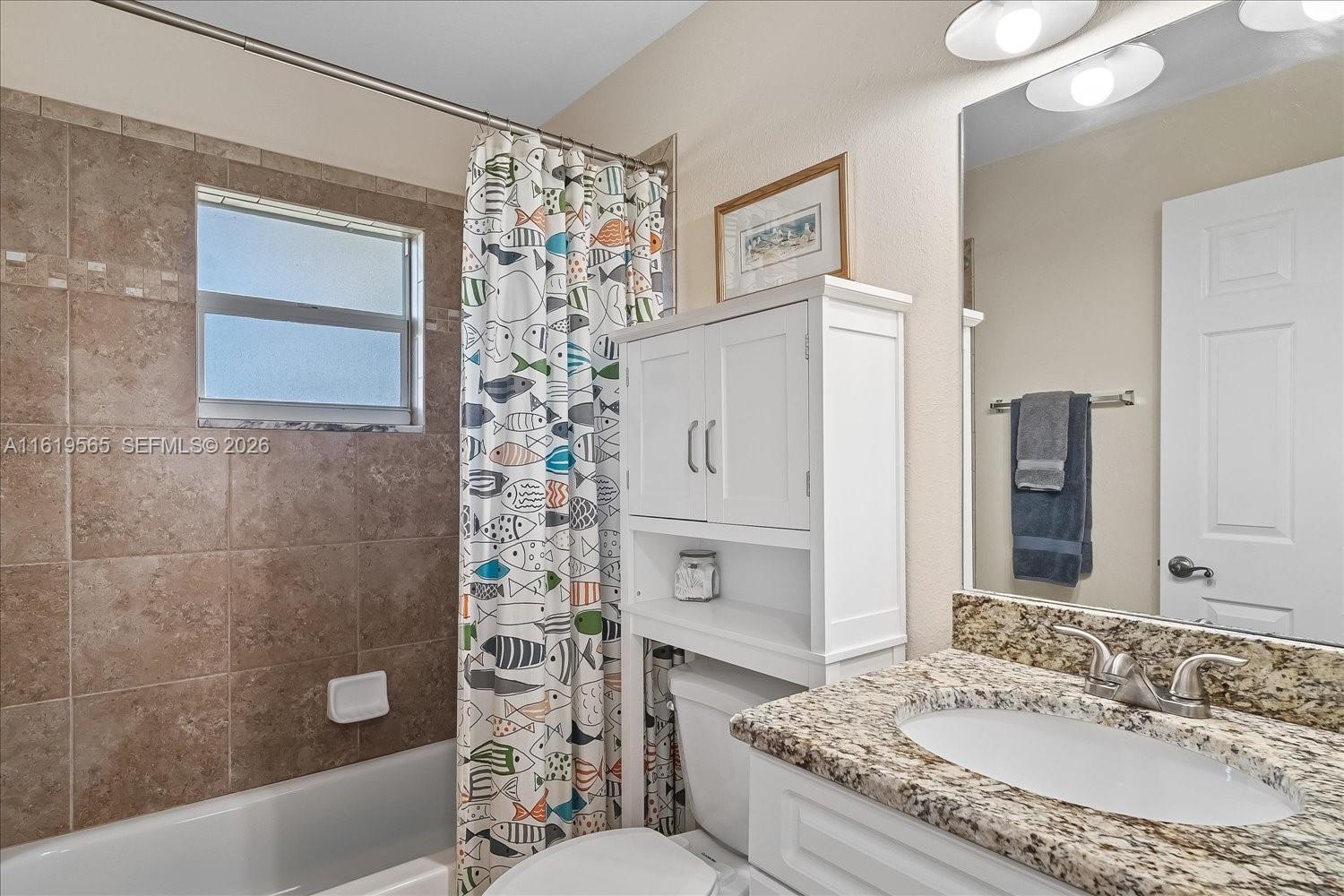 924 Lake Dr E, Lake Placid FL 33852
