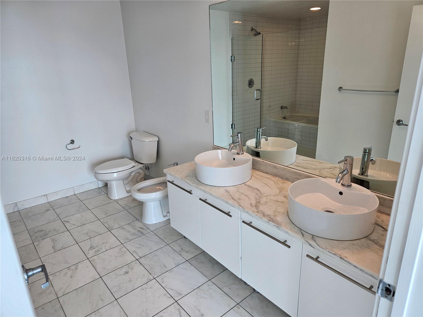 888 Biscayne Blvd #2701, Miami FL 33132