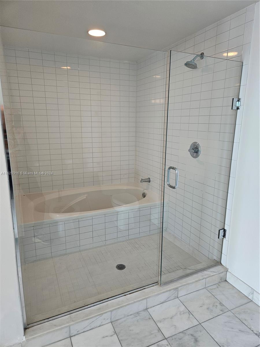 888 Biscayne Blvd #2701, Miami FL 33132