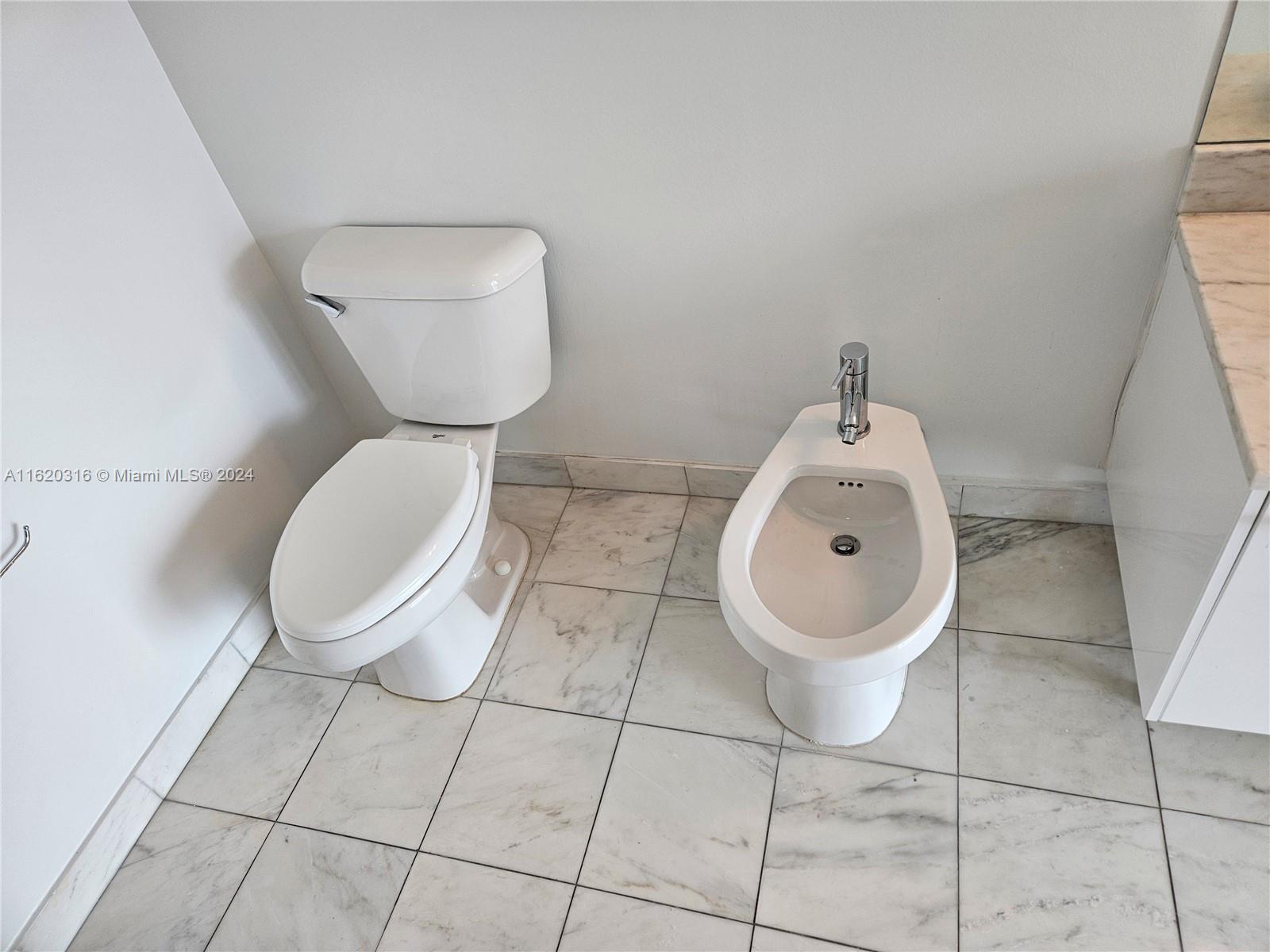 888 Biscayne Blvd #2701, Miami FL 33132